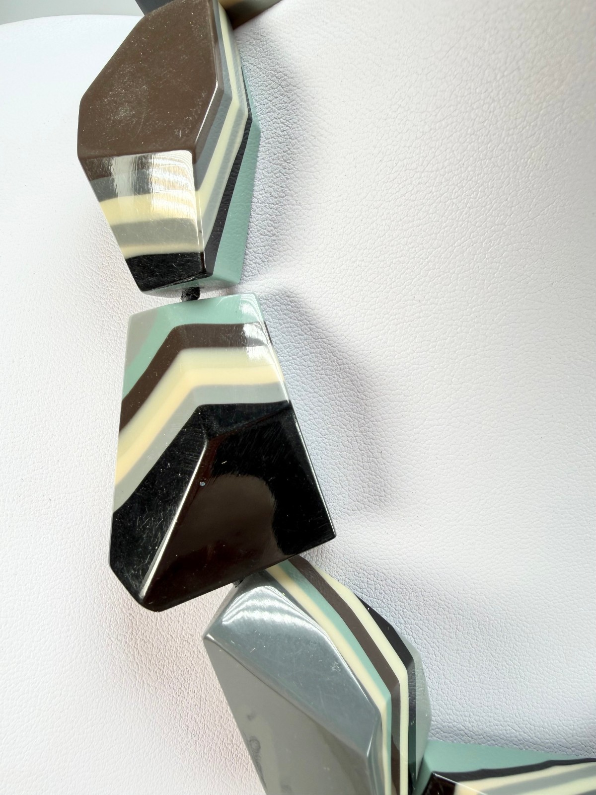 Marion Godart – Fragmental “Bord Dentelé” Neutral Mix Resin Necklace