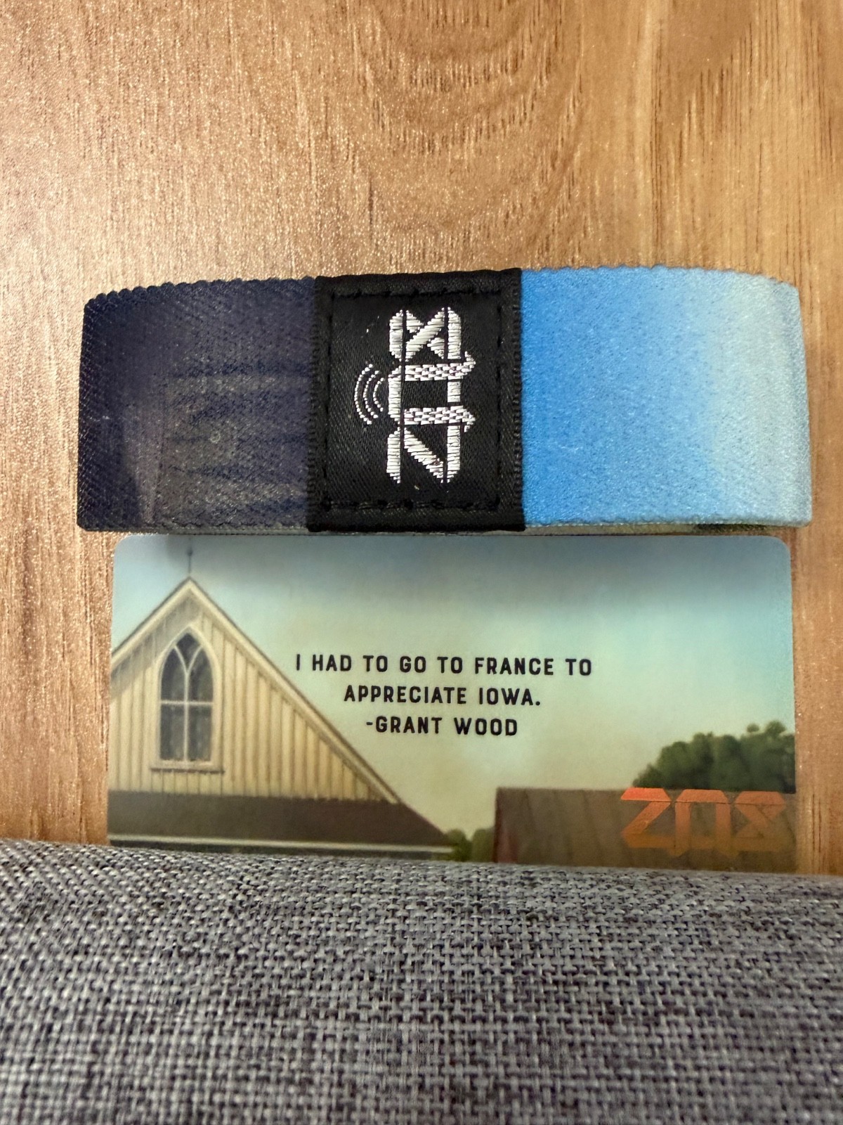 ZOX “ AMERICAN GOTHIC (FEMALE) 437#” SMALL NIP SHIP UP TO 8 SHIP FOR $6