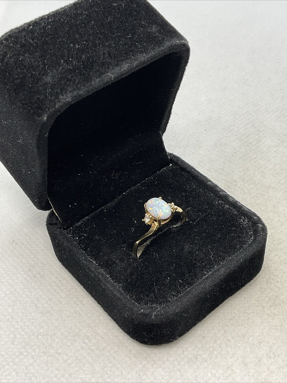 CUTE Solid 14K Yellow Gold 0.54CTW Created Opal & White CZ Ring 1.7gr. Size 7.5