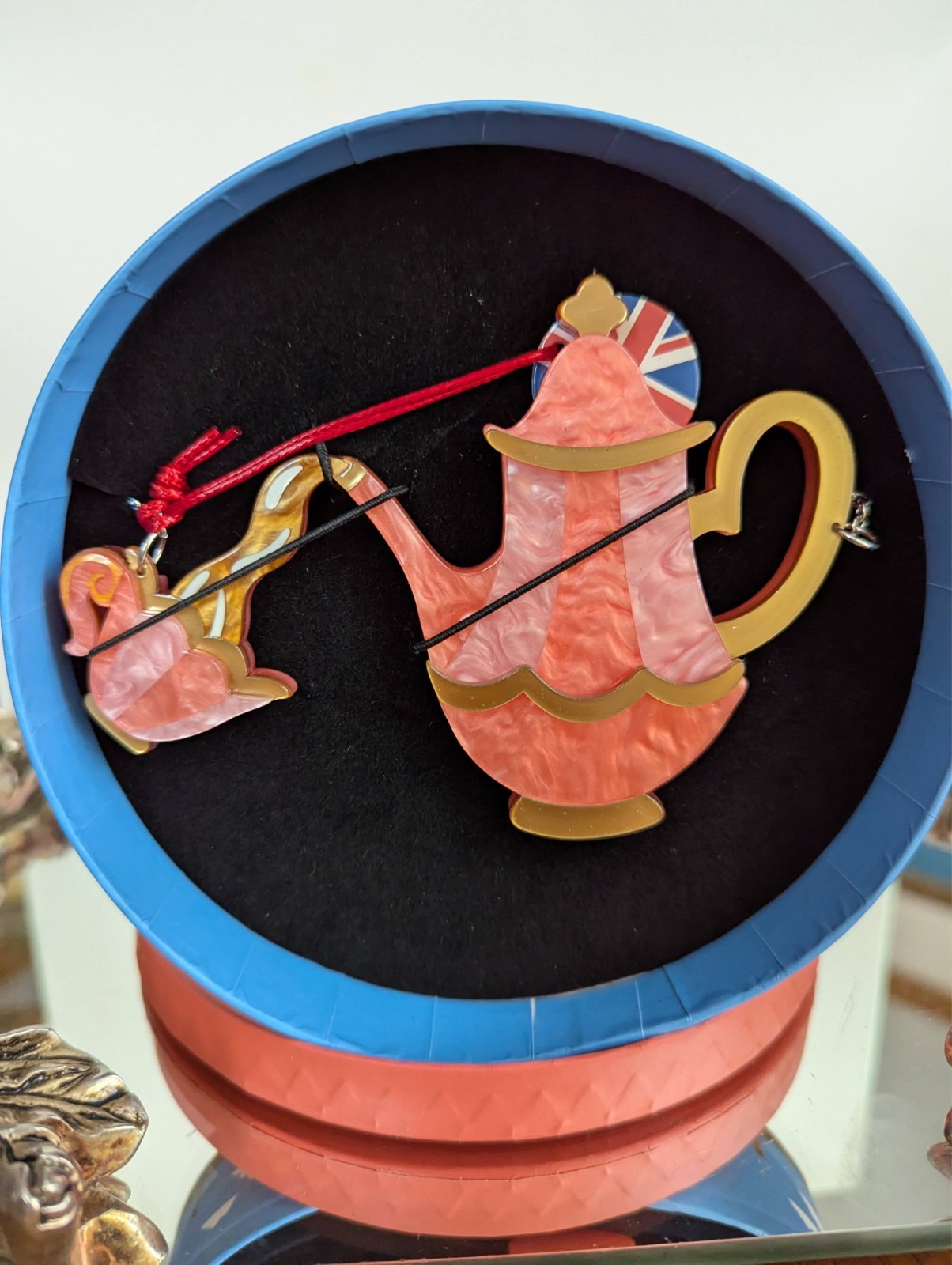 Erstwilder Spill the Tea Resin Adjustable Necklace-NIB-London Calling 2024