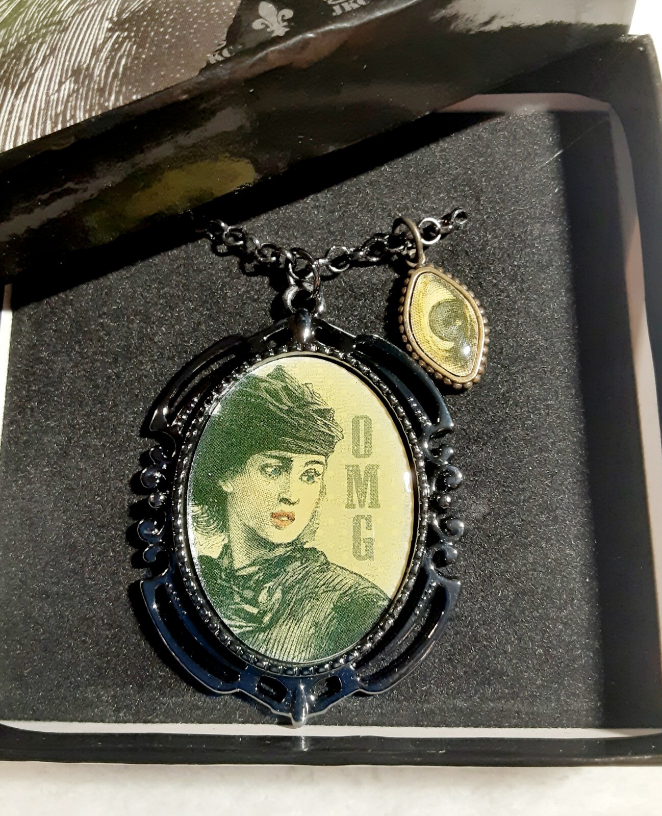 *** RETIRED – JKC Jessica Kagan Cushman OMG “attitude” Necklace ***