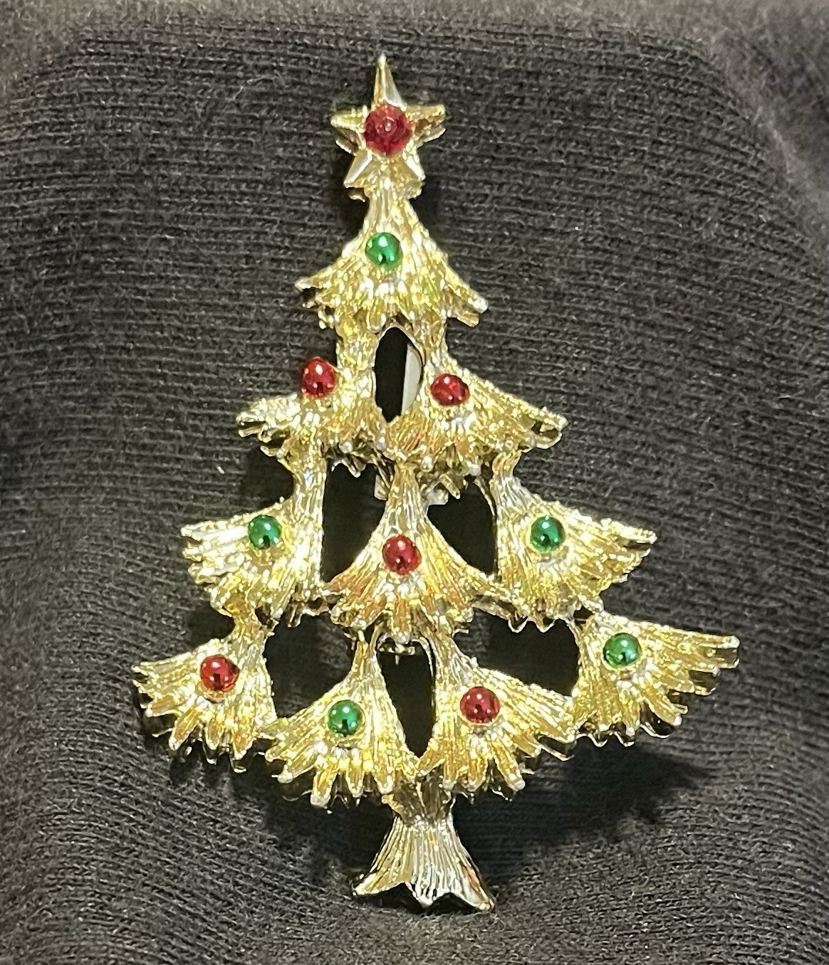 Vintage Gold Tone Christmas Tree Brooch with Red and Green Enamel and Rhinestone