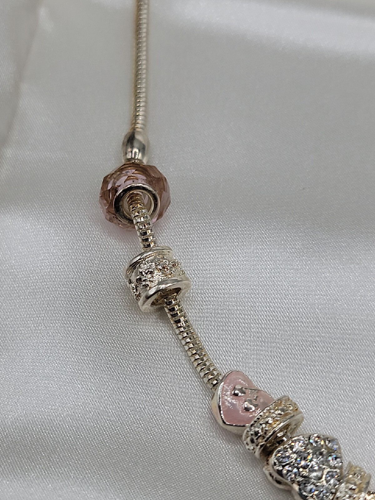 Friedmans Jewelers Breast Cancer Slide Necklace Silver Tone Charm Bead 18″ Chain