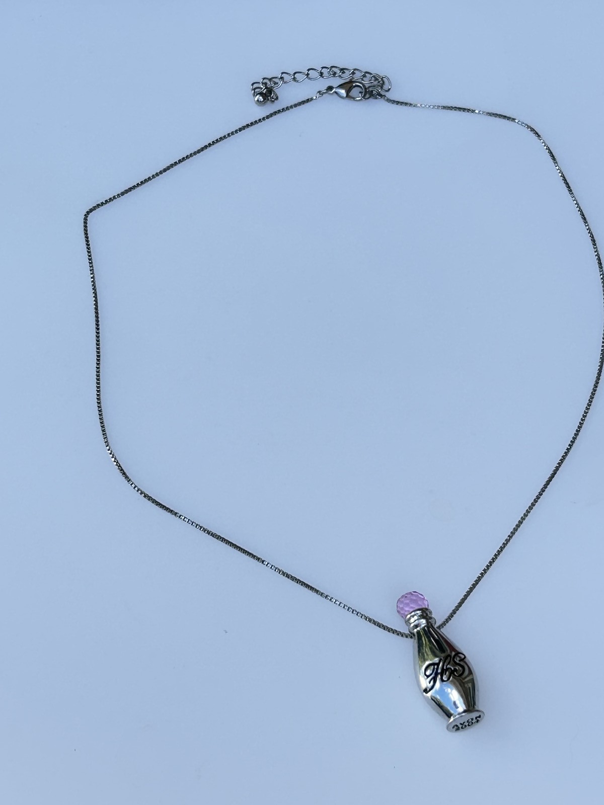Avon 2004 Presidents Club Pink Faceted Bead Perfume Bottle Pendant Necklace