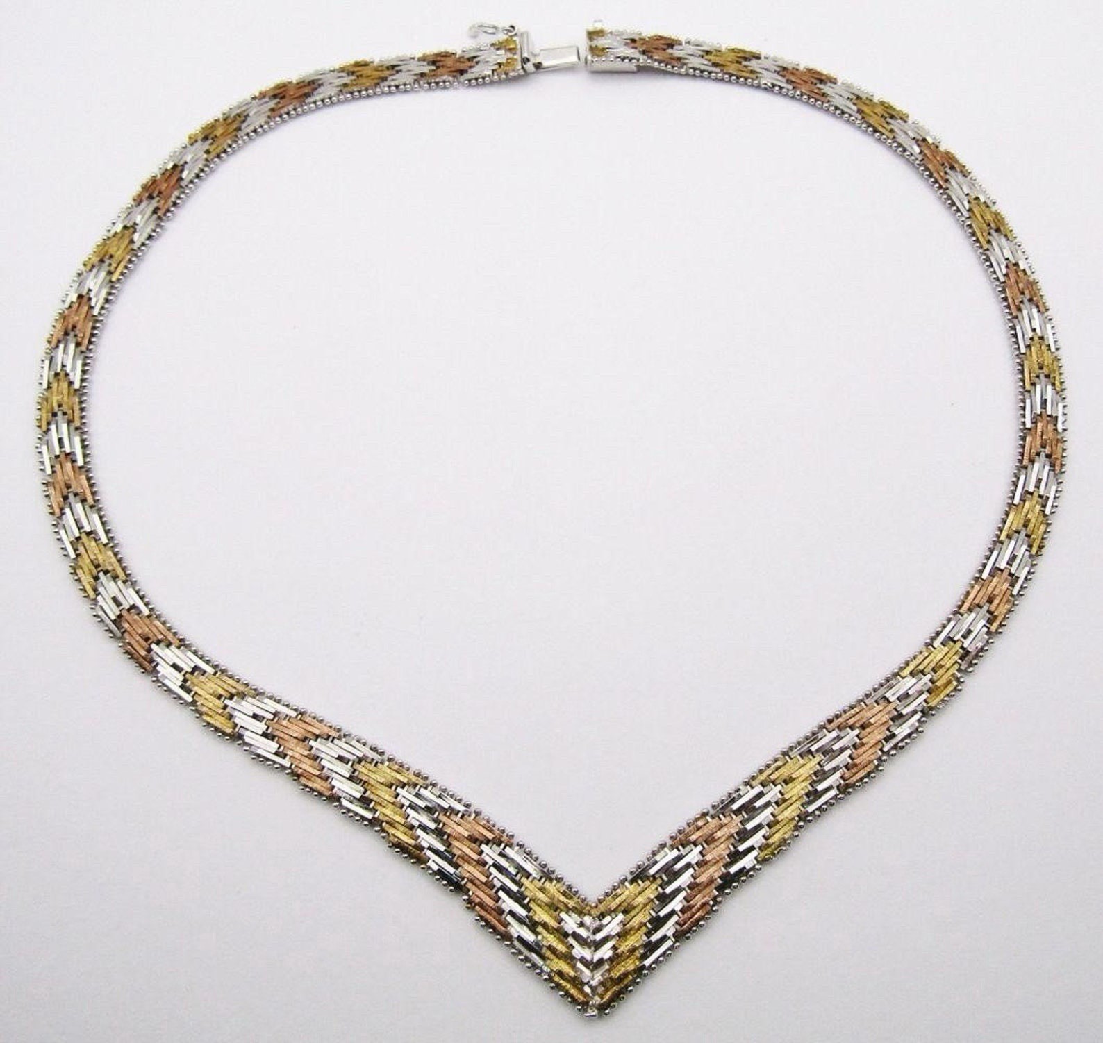 silver multi-colored herringbone tricolor 17-inch V-shaped mesh necklace,