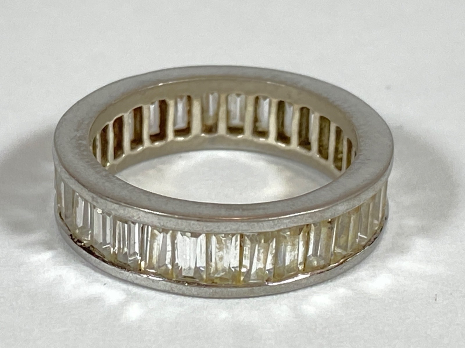 925 Sterling Silver & Zirconia Ladies Band Ring- Size 7 / 5.2 grams