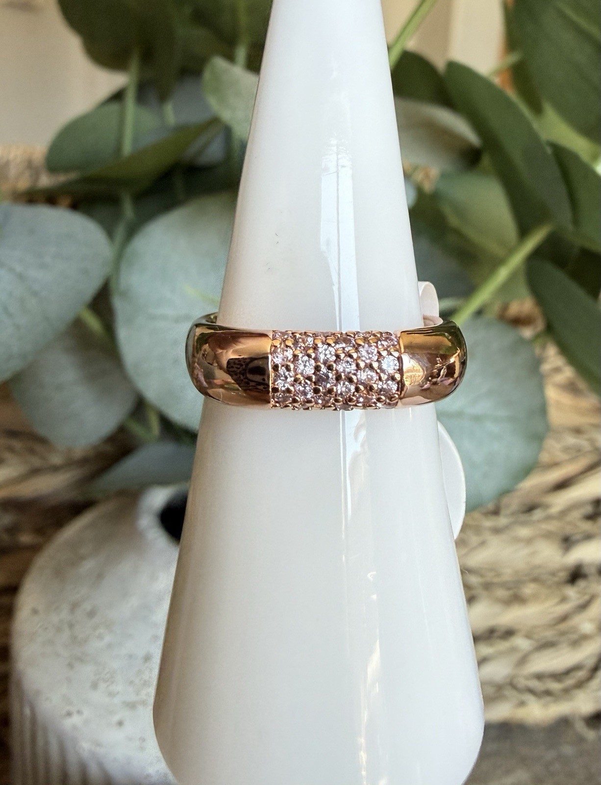 Bomb Party Rose Gold Ring Lavender CZ Pave Band Size 6 New With Tag No Bag