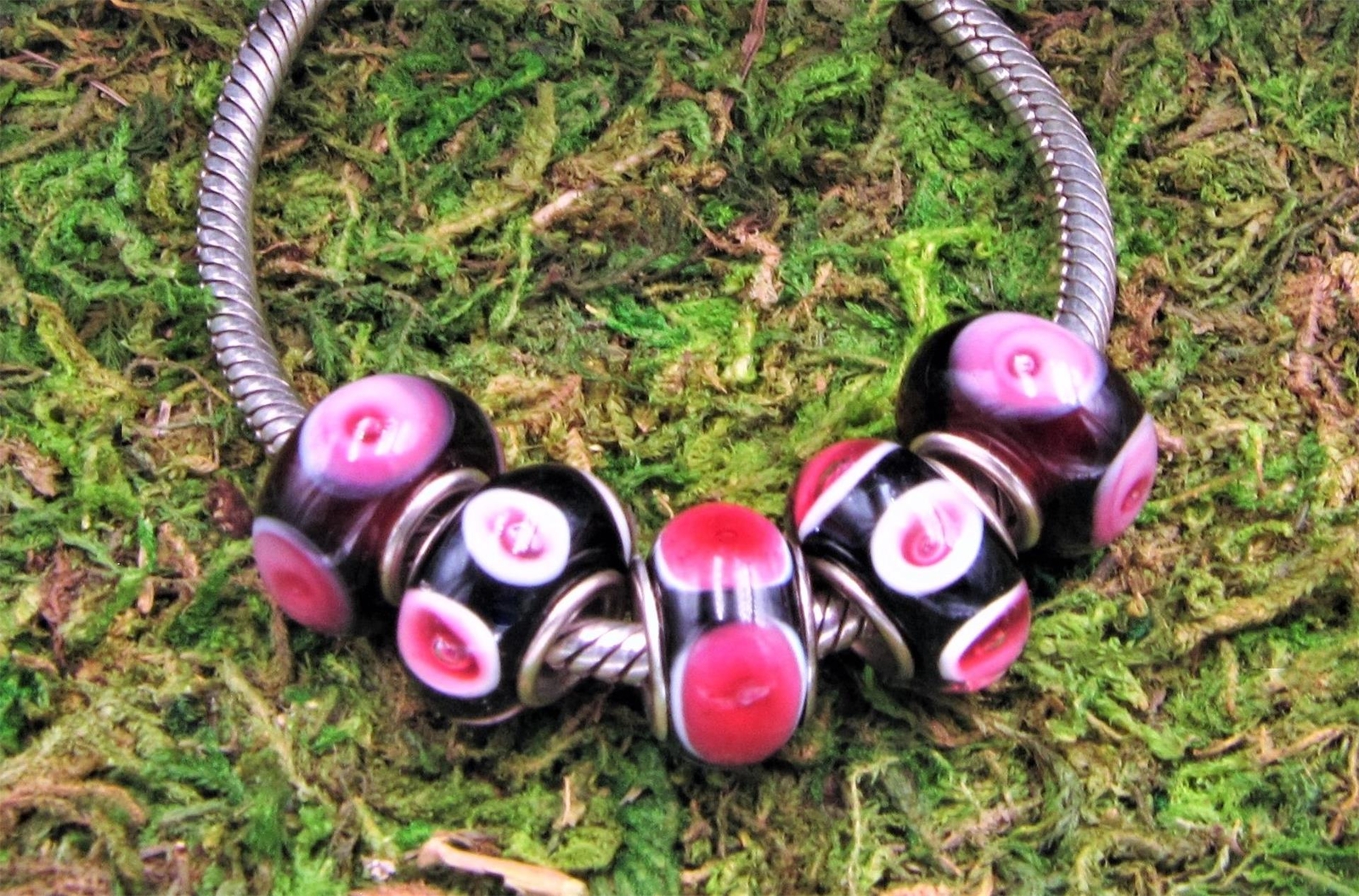 Black w/ Pink Circles Lampwork Glass Silver Plated European Bead Charms – S/5