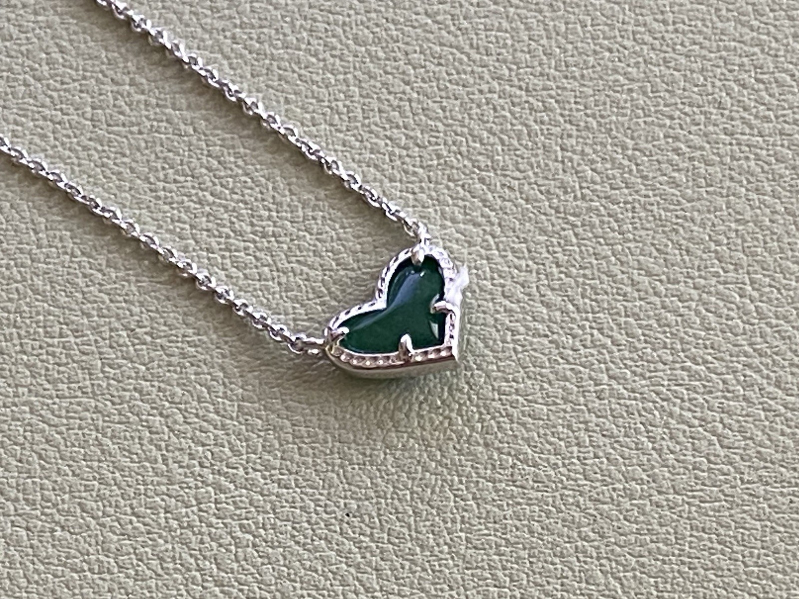 Kendra Scott Ari Green Heart Pendant Silver Color Necklace 16.0 “