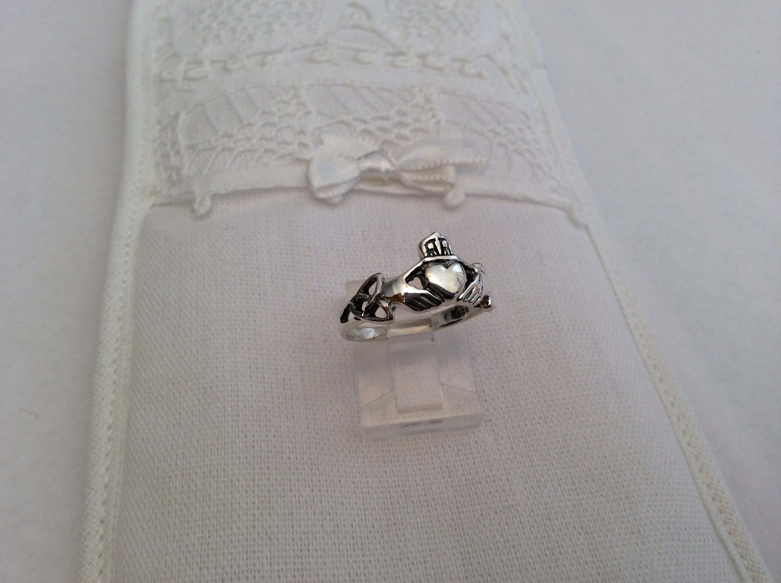 .925 Sterling Silver Claddagh Ring With Celtic Knots on sides J 61