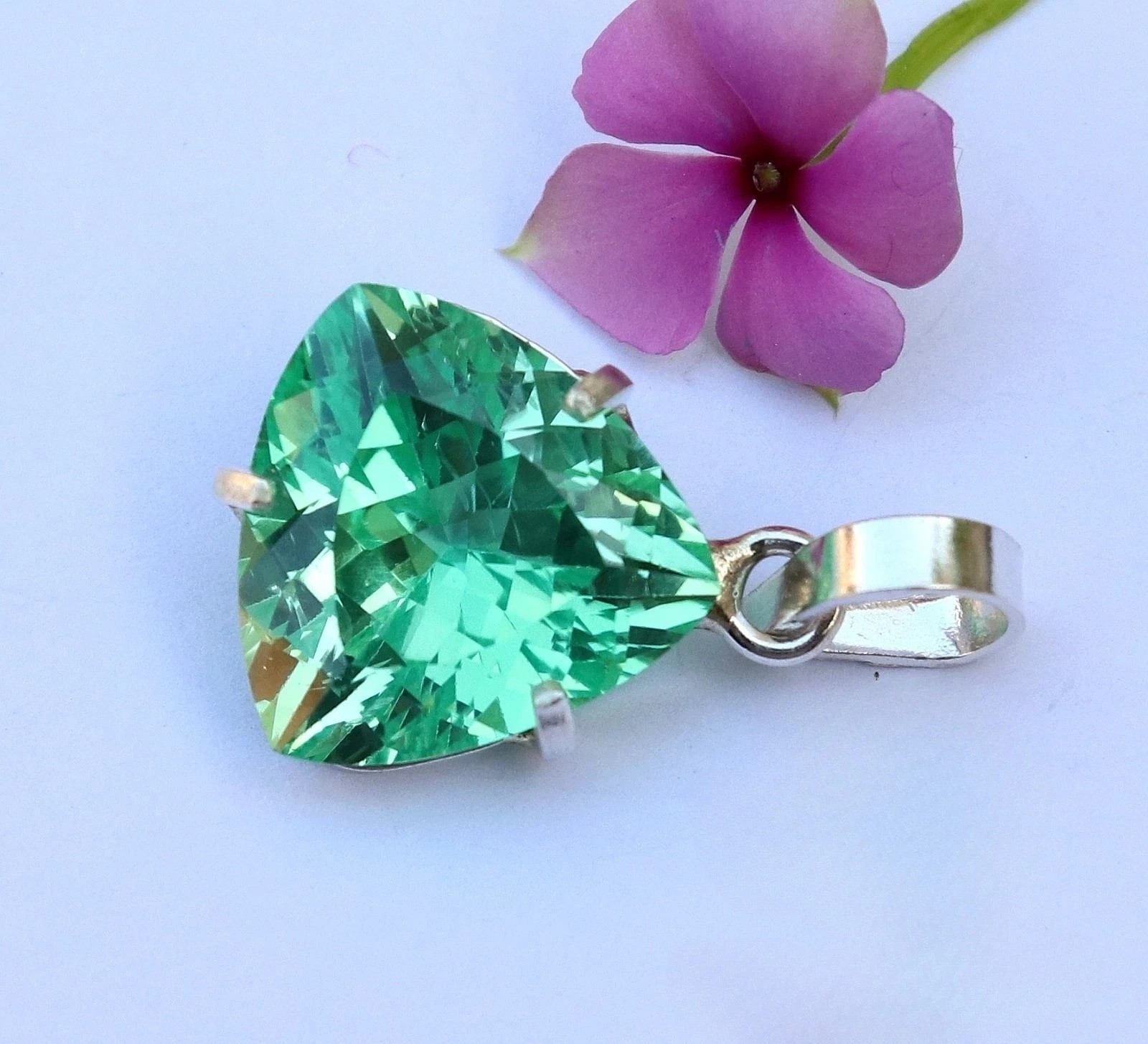 26.30 Ct Natural Green Sapphire Pendant 925 Sterling Silver Certified Gemstone
