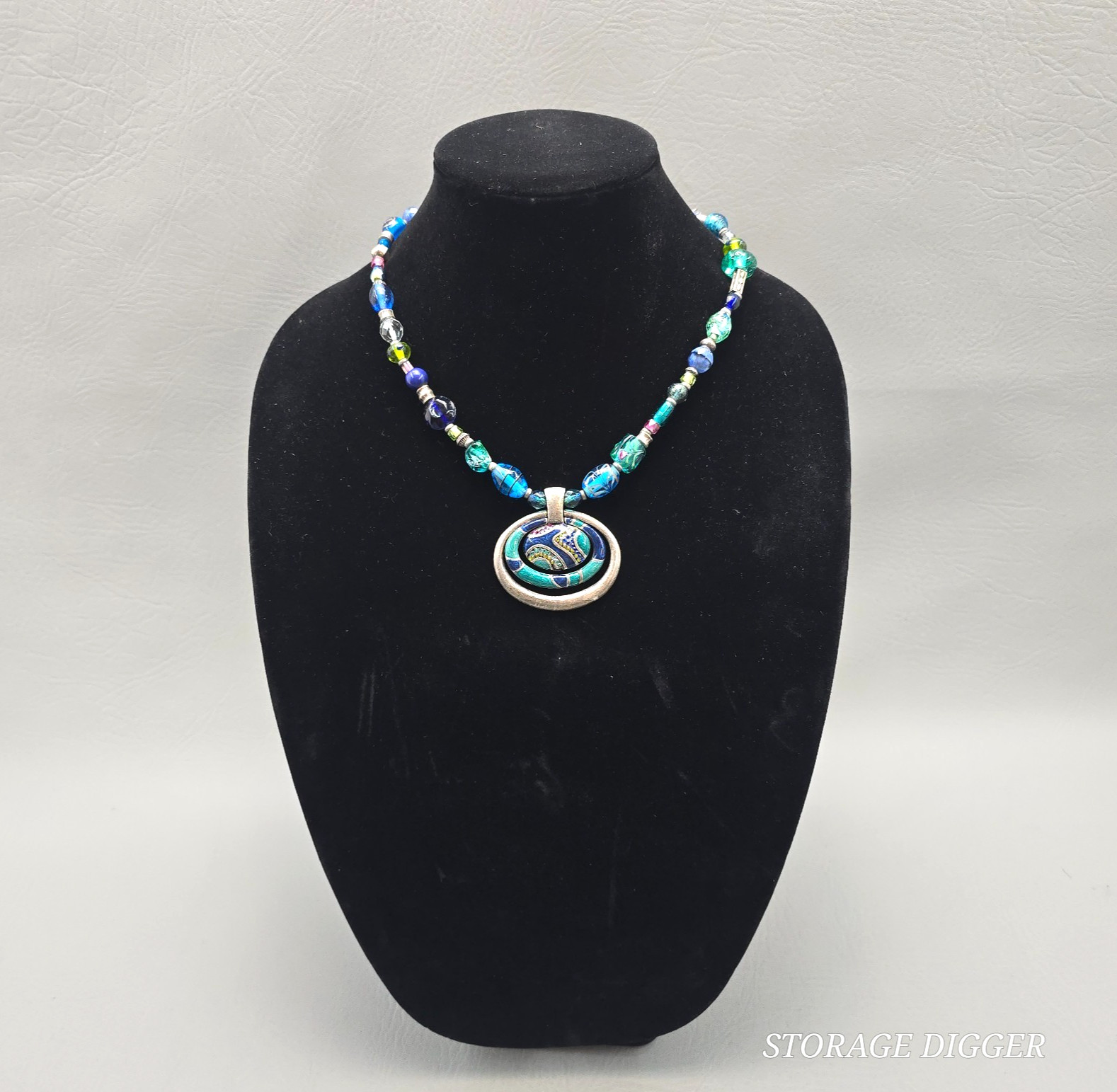 VTG Chico’s Glass Acrylic Beads with Silver Tone Metal Statement Necklace 20″