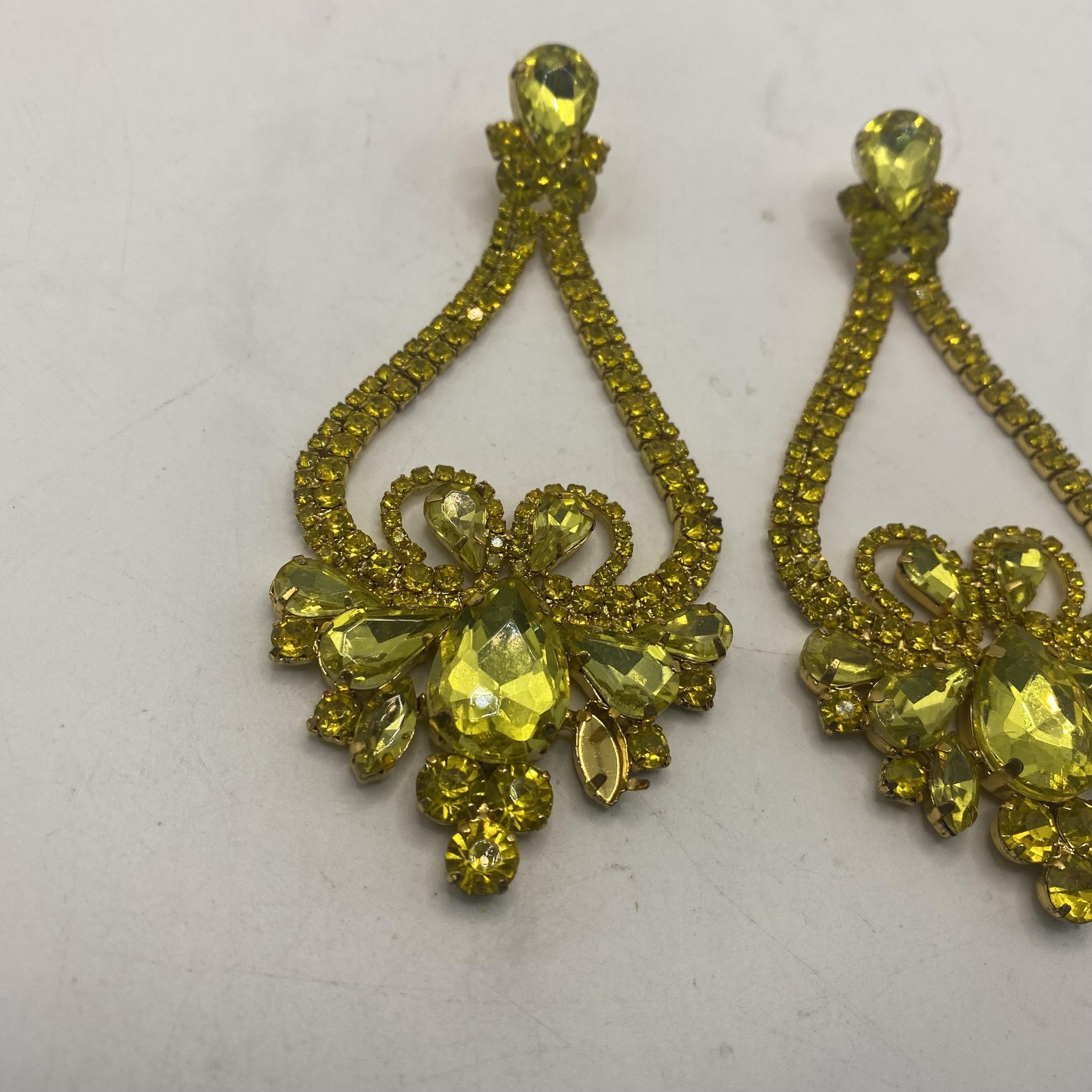 Gold Tone Yellow Rhinestone Chandelier Earrings Womens 3.5 In Prom Jewelry