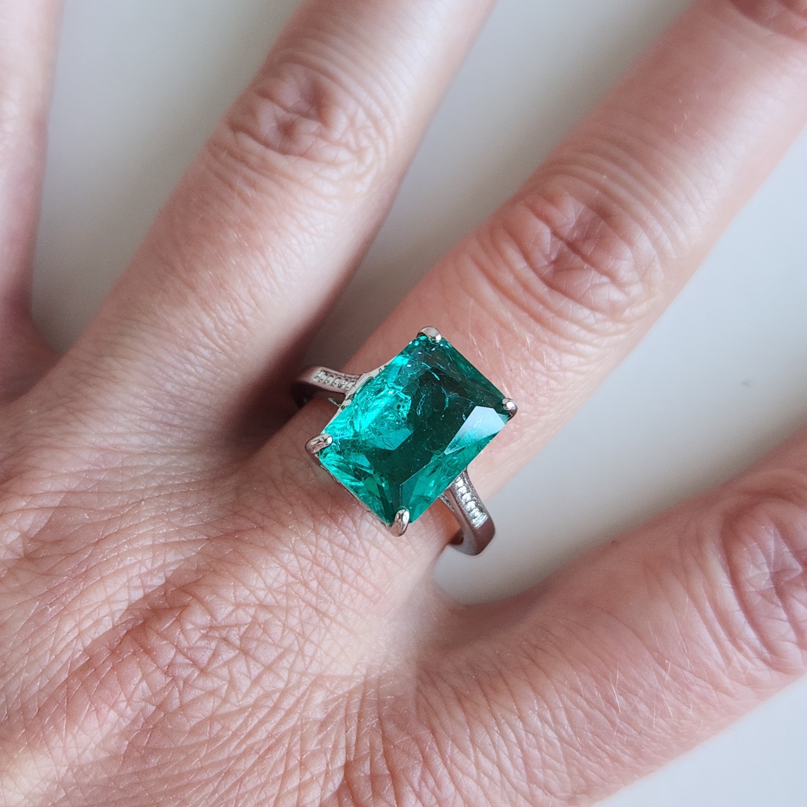 Size 8.75 Sterling Silver Emerald Cut Green Stone Ring Statement 4.3g