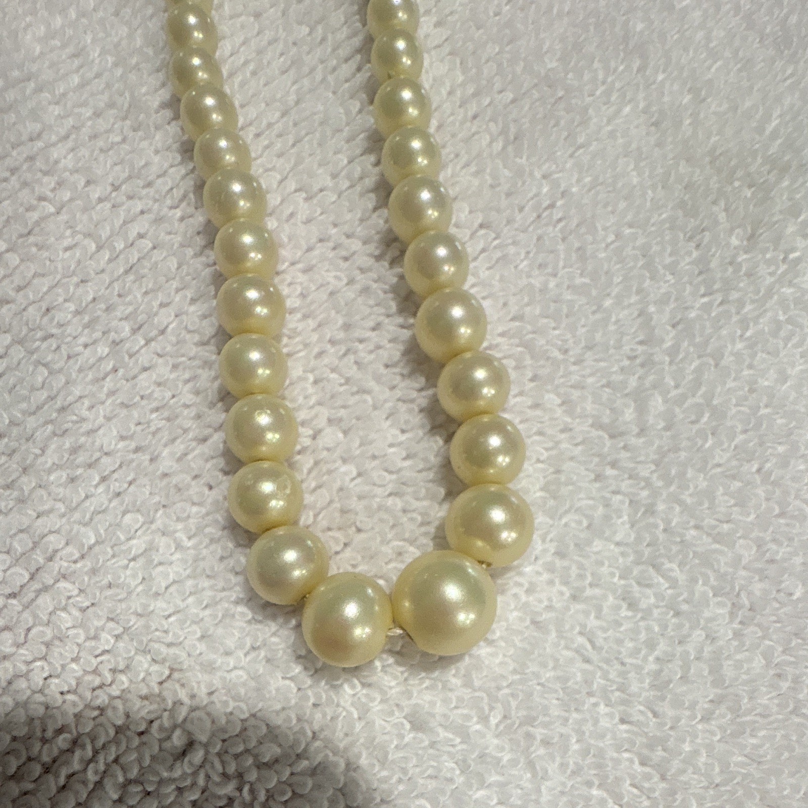 White Round Pearl Beaded Necklace Ball/Bead Chain Hook Clasp vintage