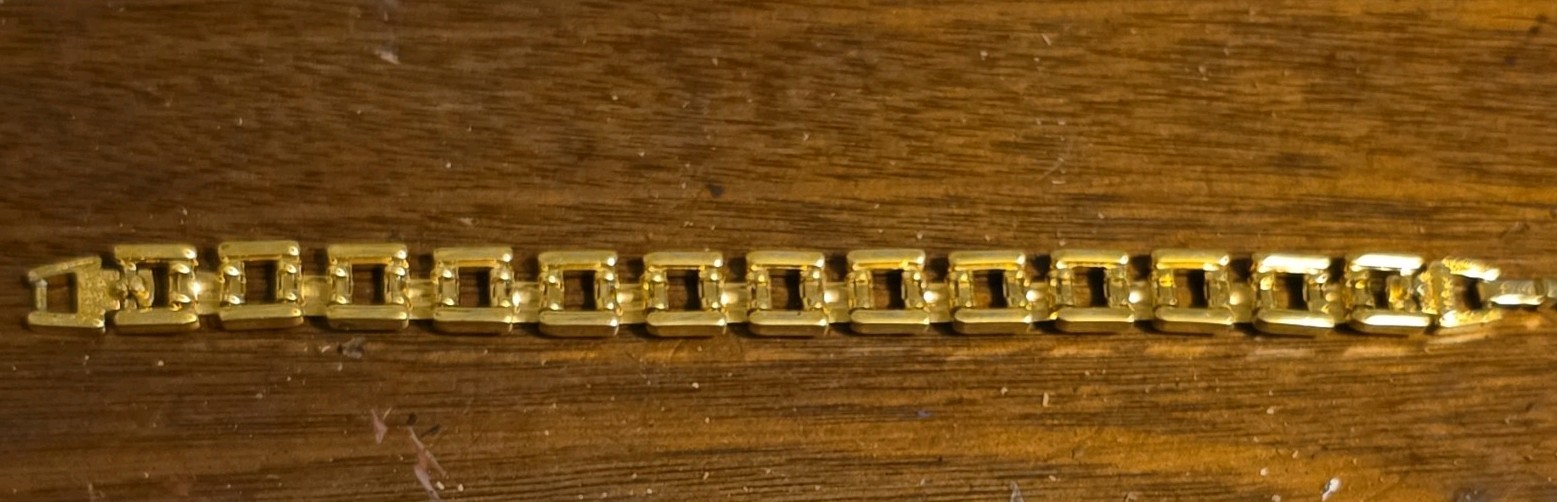 Monet Gold Tone Link Chain Bracelet, Signed, Box Clasp, No Stone