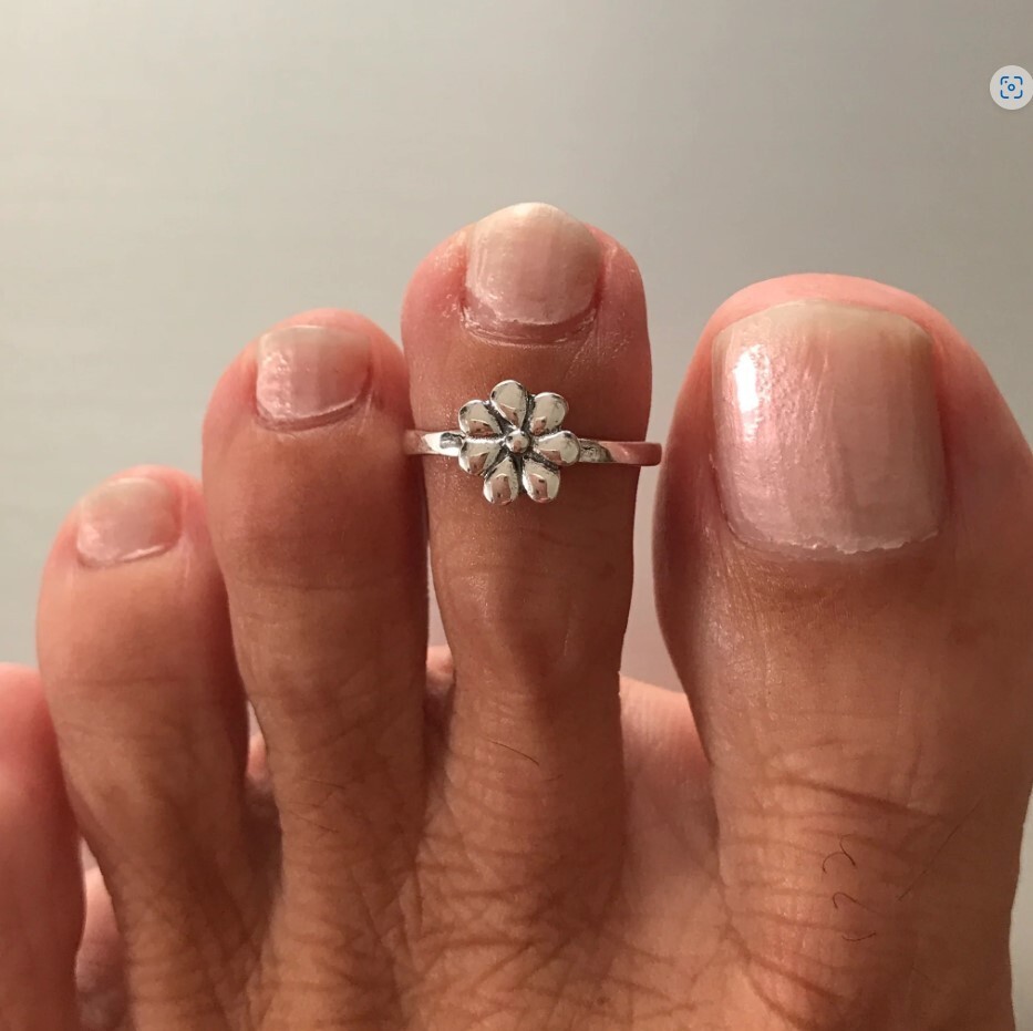 Gift For Women’s Solid Metal Adjustable Flower Toe Ring White Gold Plated Silver