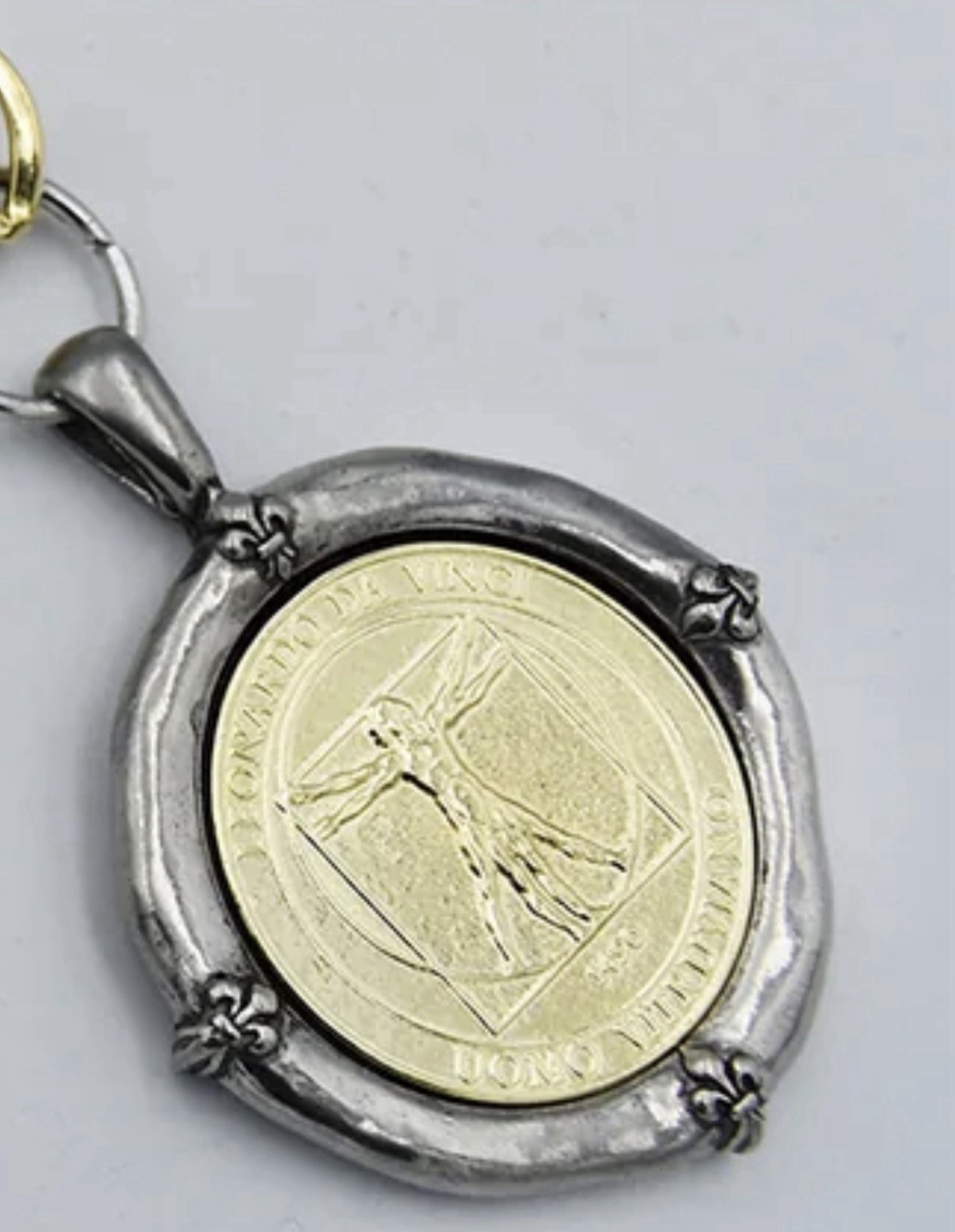 Jennifer Ponson Gold Tone Cable Chain Necklace Round Coin Pendant Silver Frame