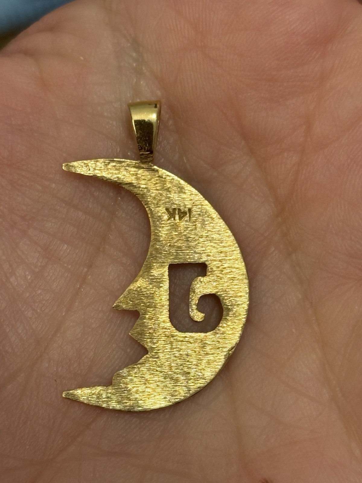14K Yellow Gold Crescent Moon J Initial Pendant Textured 3.1g