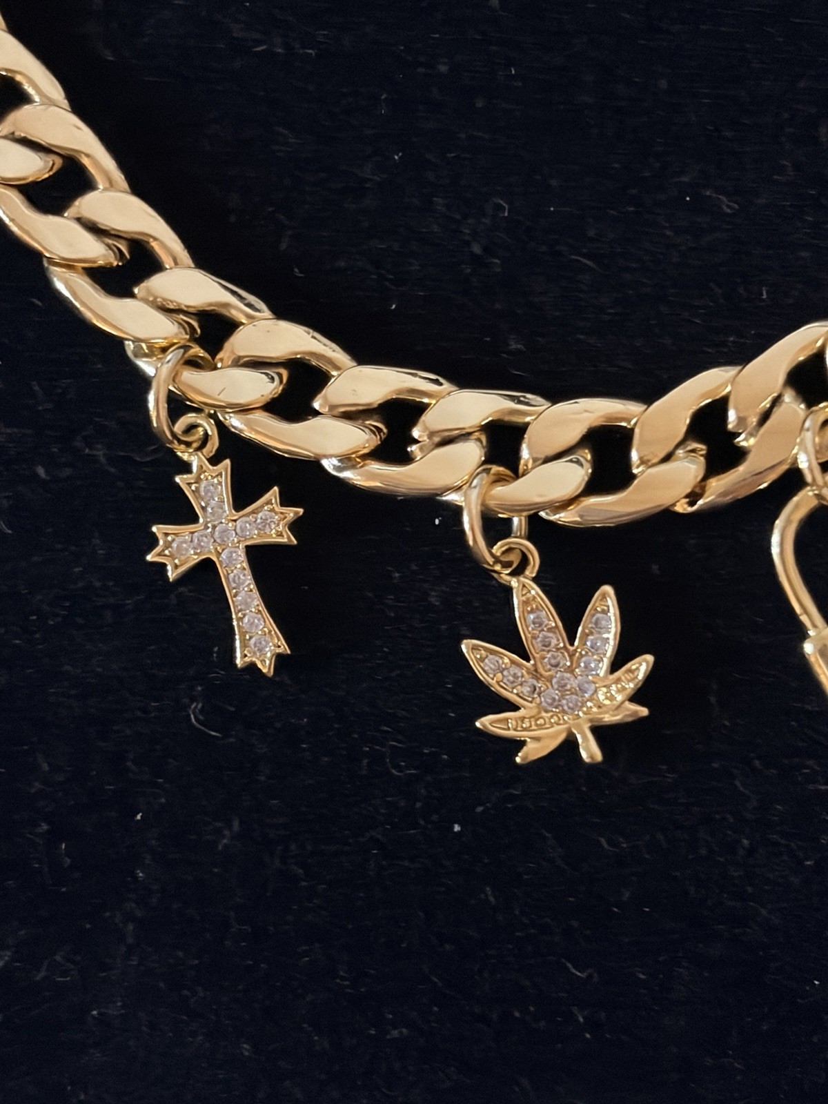 Dalmata Gold Tone Curb Link Rhinestone Cross Charm choker Lobster Adjustable