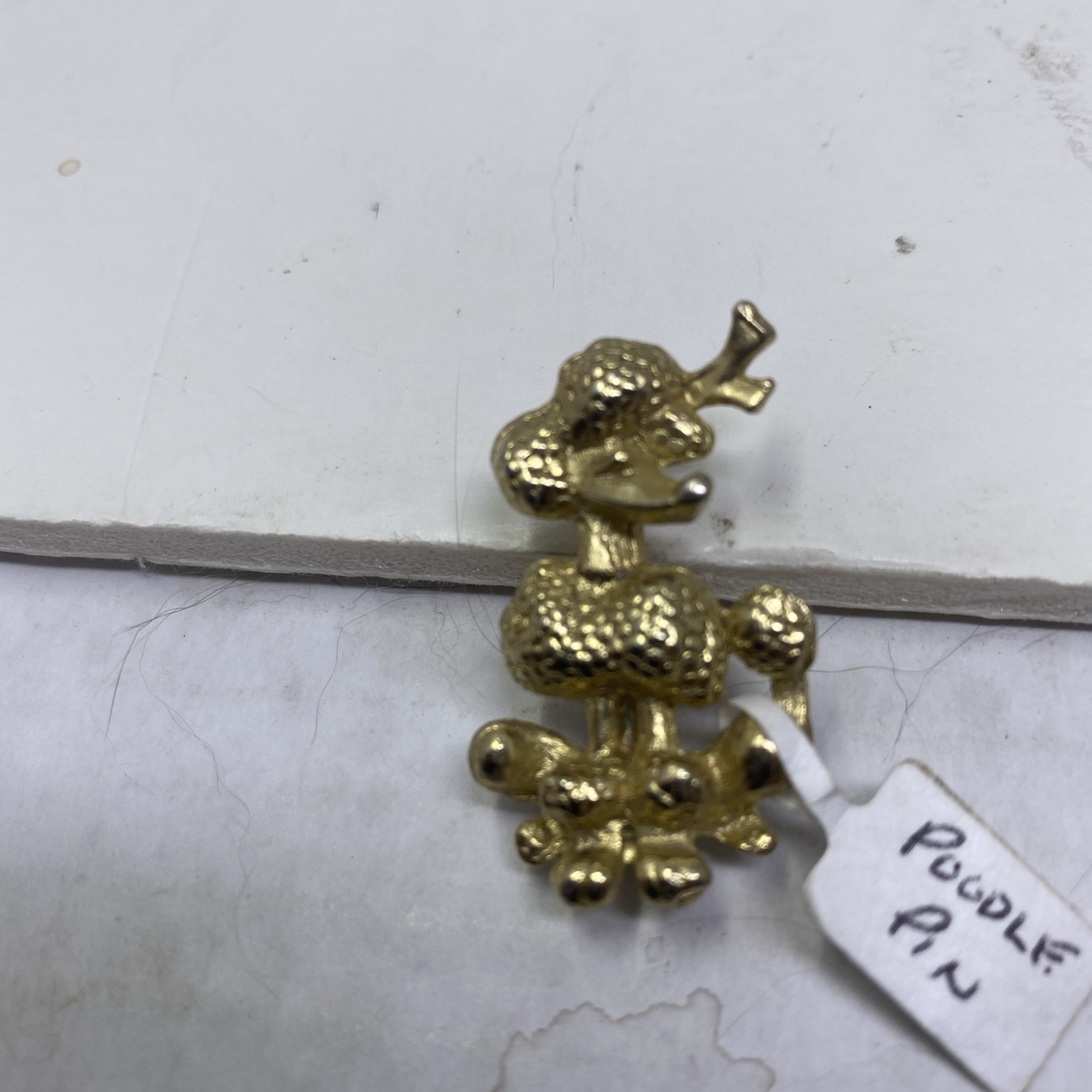 Vintage Gold Tone Poodle Detailed Metal Groomed Dog Sitting Lapel Brooch 1.25in