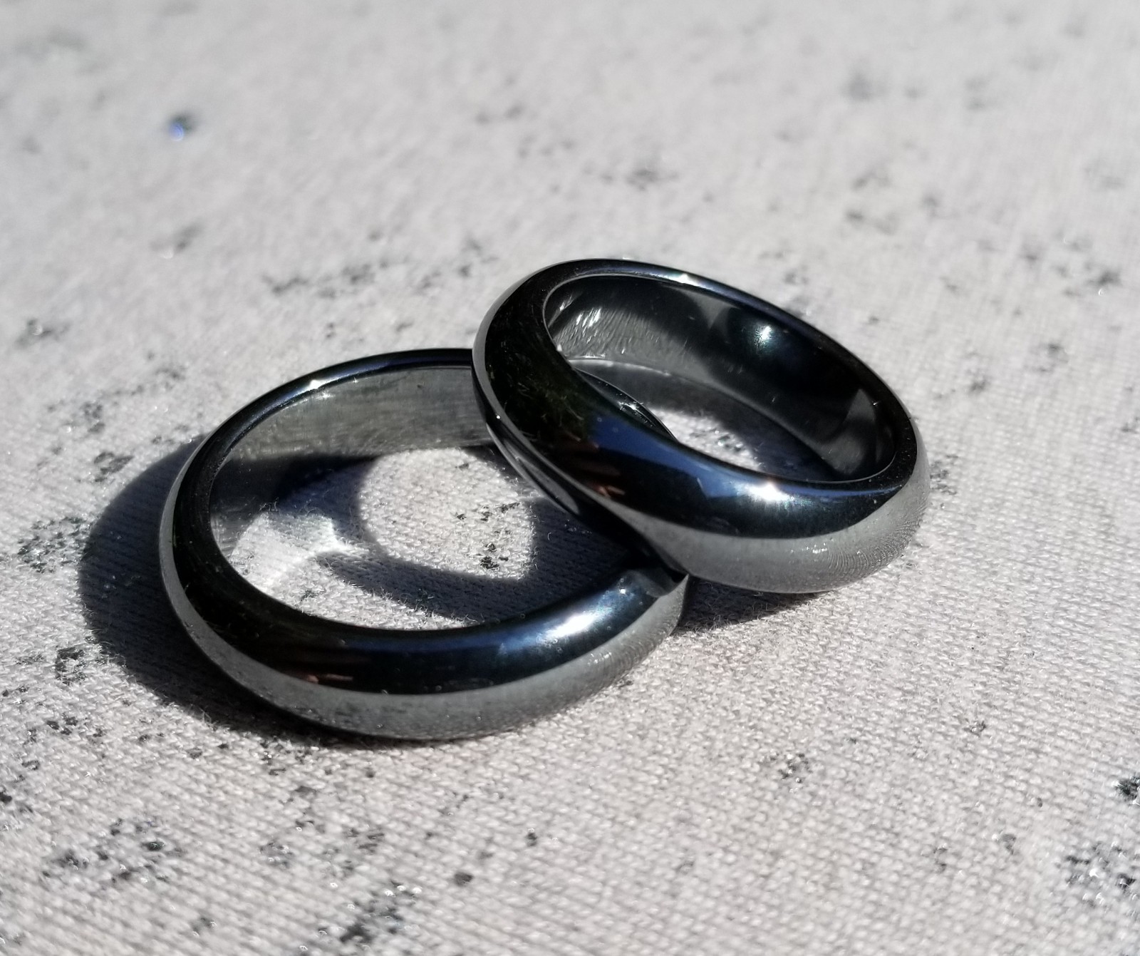 MAGNETIC Hematite Ring.Unus. silver-black.Men Women 6mm wide All sizes 5,6,7,8,9