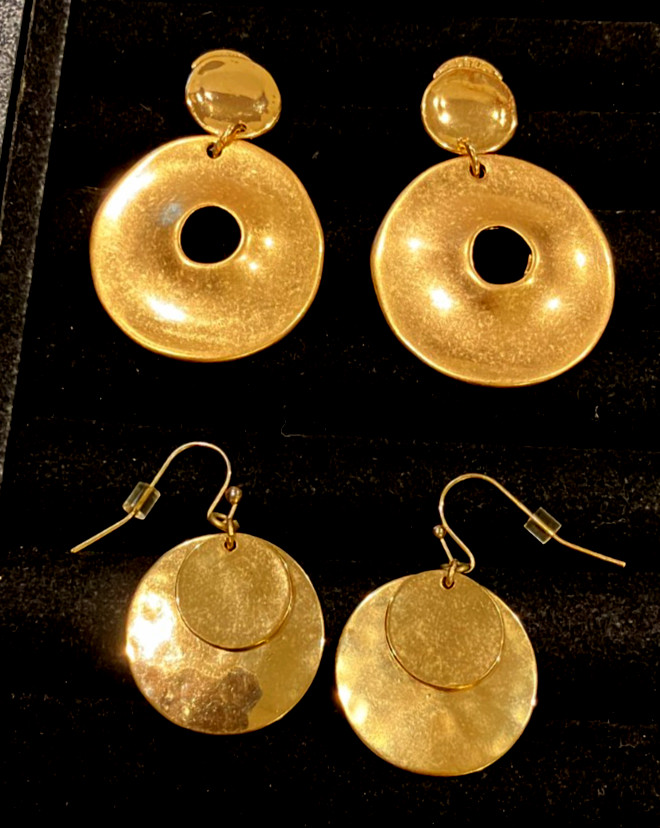 Robert Lee Morris Signed Matte Gold Concave hammered Disc Earrings Lot 1.75″