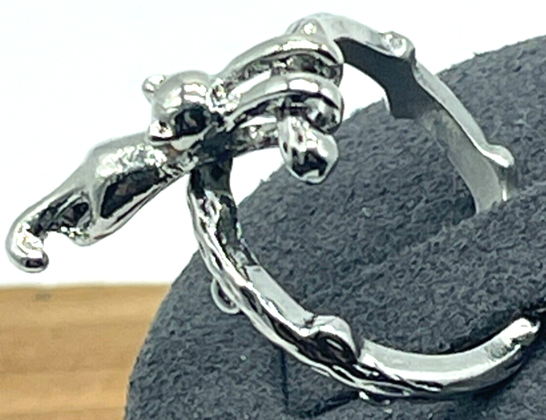 Ring Silver Tone Cat Stretching Across the Band. Size 6 Adjustable