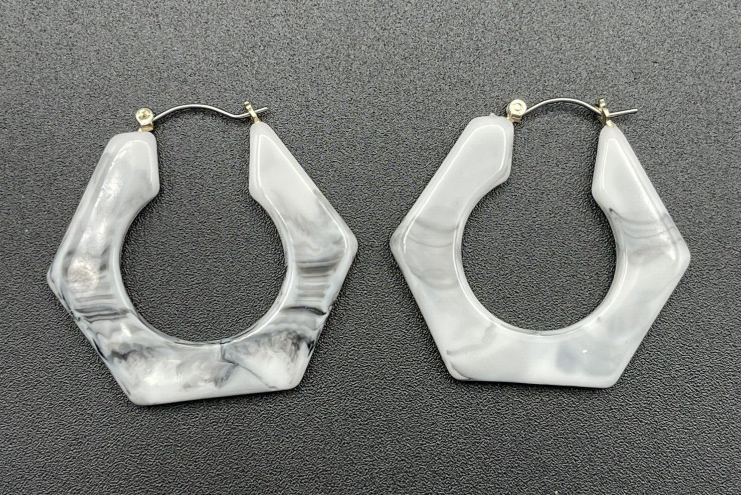 Black White Gray Marbled Lucite Large Hoop Earrings Pierced 5 Sides Pentagon