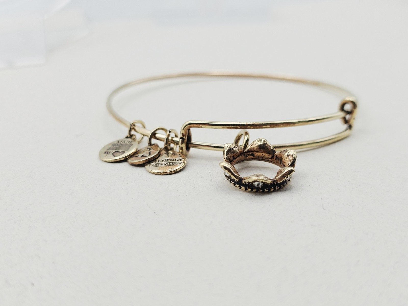 Alex & Ani Queens Crown Empowerment Gold & Crystal Charm Bangle Bracelet ✨️ 💖