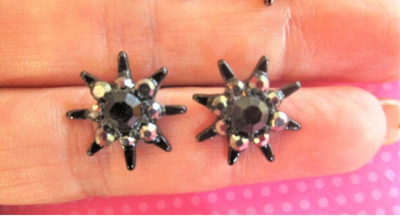 North Star SUN black purple crystal stud se 4 PAIRS