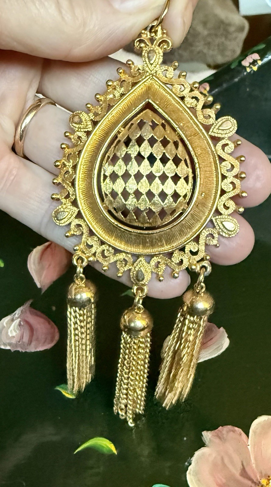 Vintage Lisner Filigree Teardrop Pear Shaped Dangling Tassel Chains Pendant Only