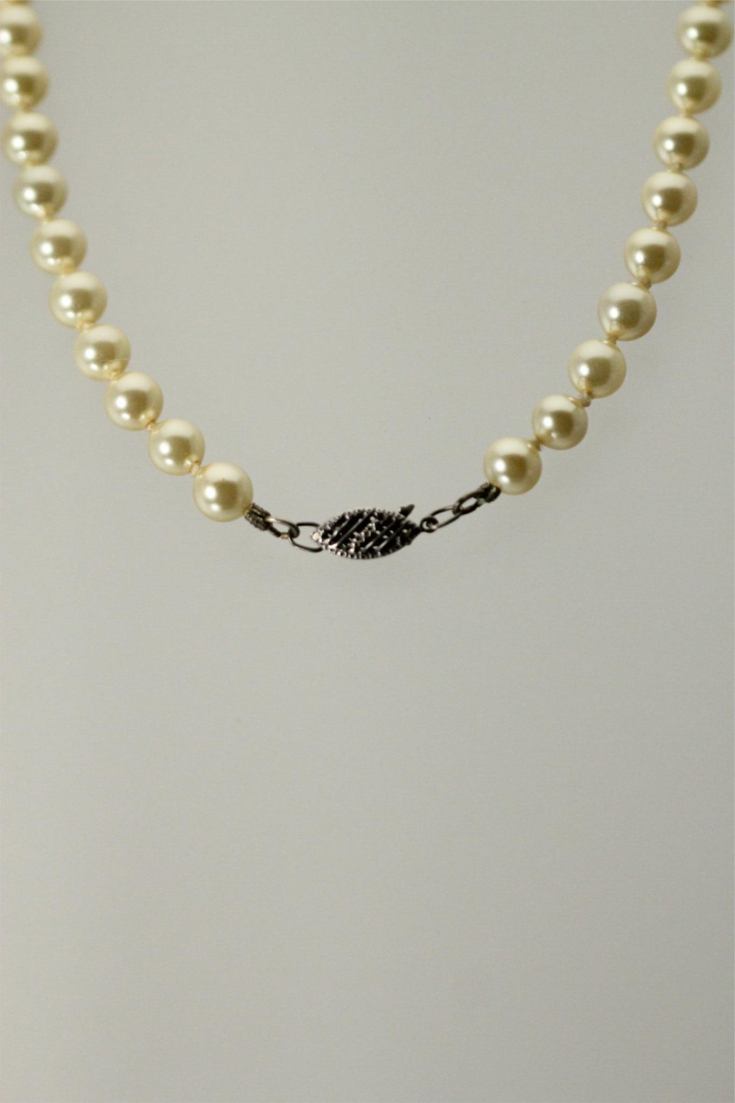 17″ Long Cultured Pearl Necklace W/Sterling Silver Clasp 18 Grams (NEC5416)