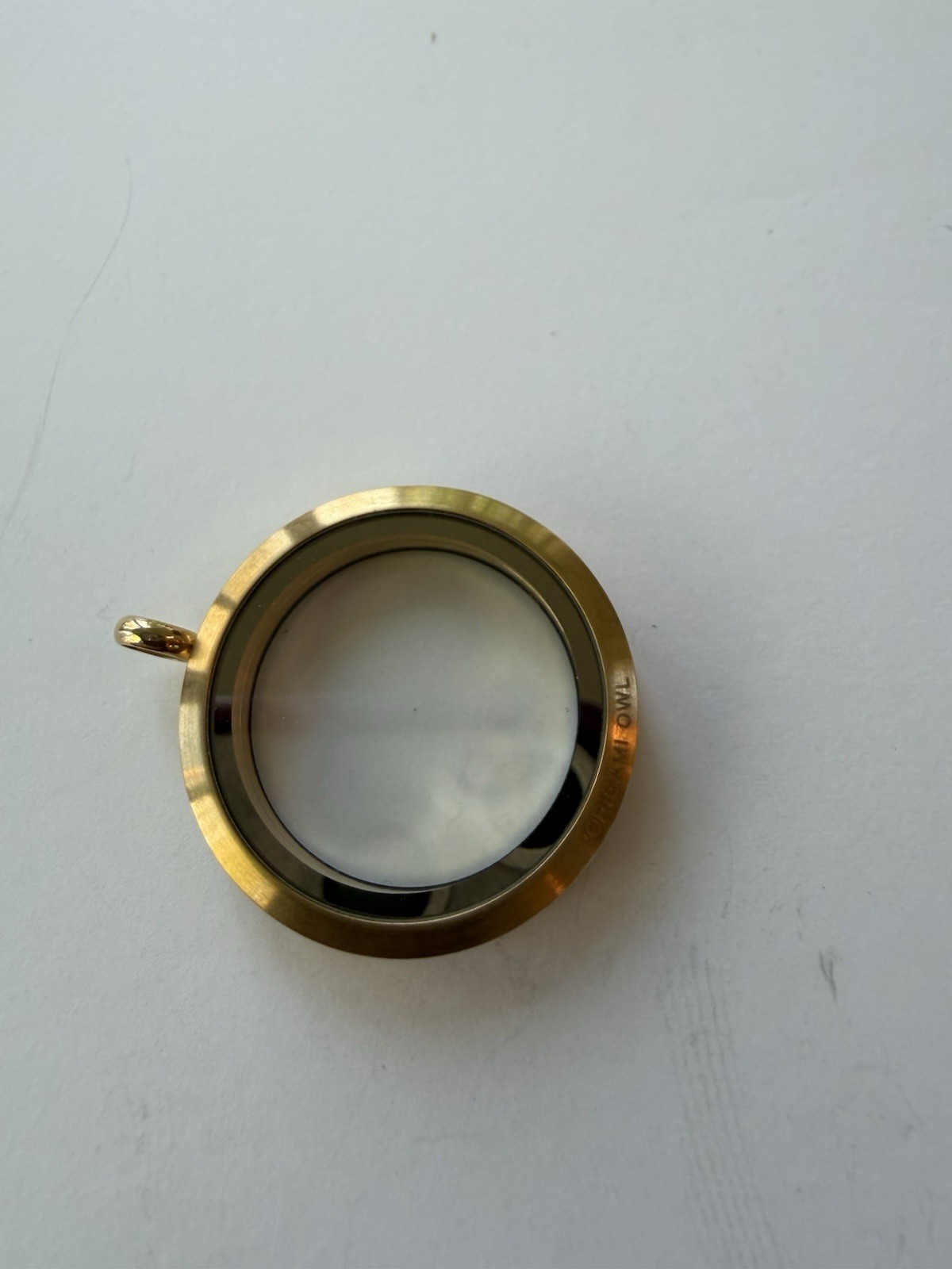 Gold Tone Round Floating Keepsake Locket Pendant Large