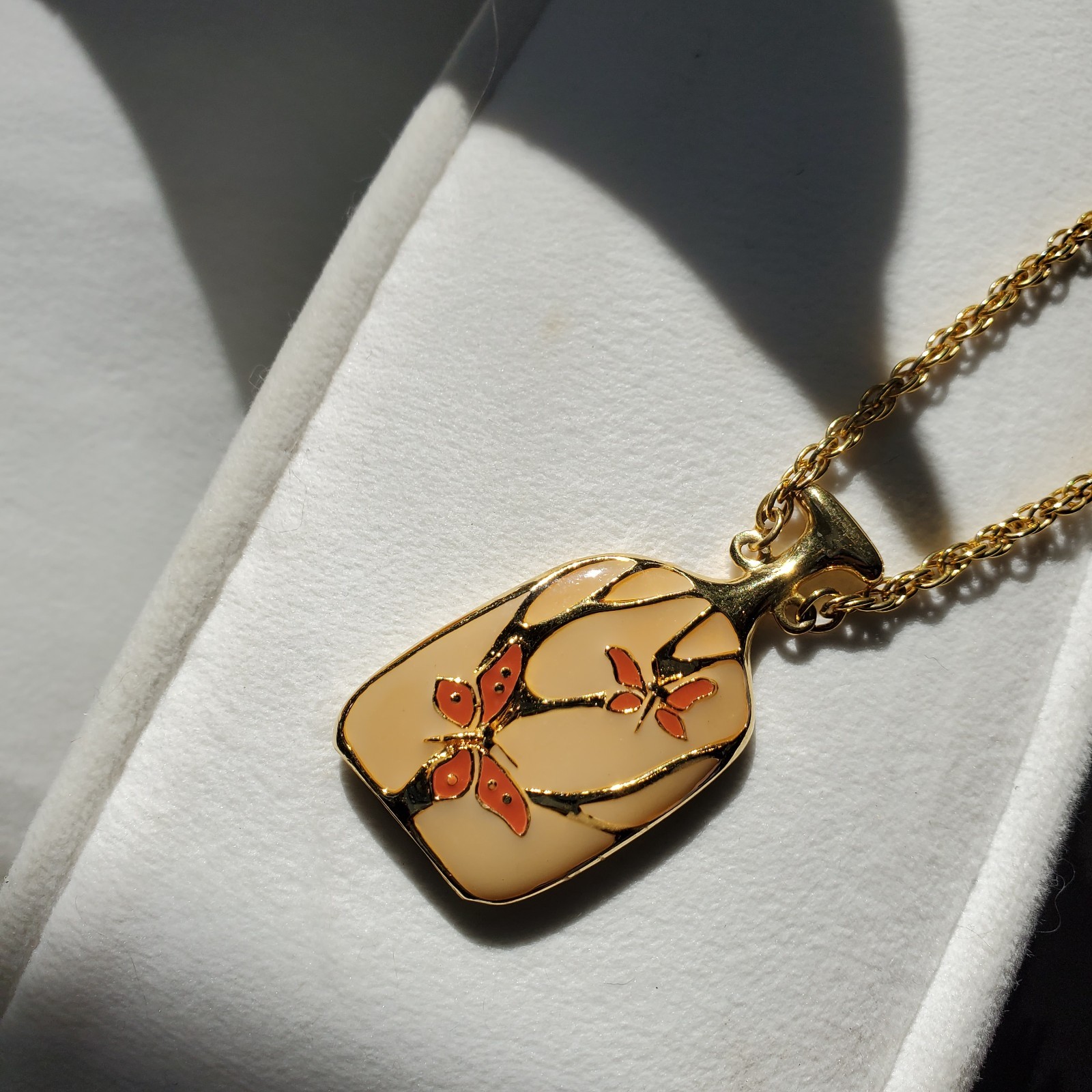 Butterfly Pendant Necklace Goldtone Peachy Orange Signed Thailand 24″
