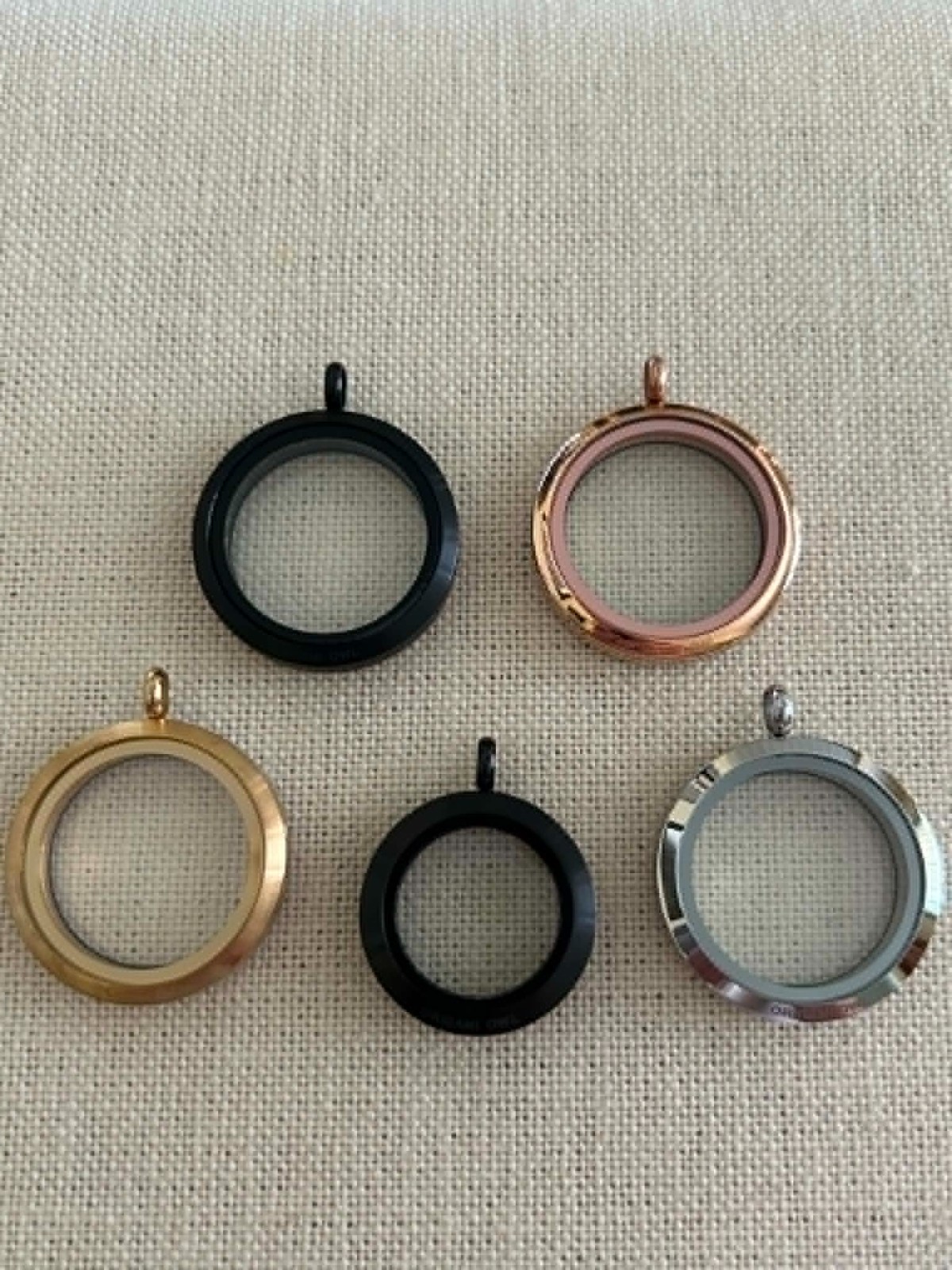 Origami Owl “Your Choice” of Large and Medium Hinge Closure Lockets “New”