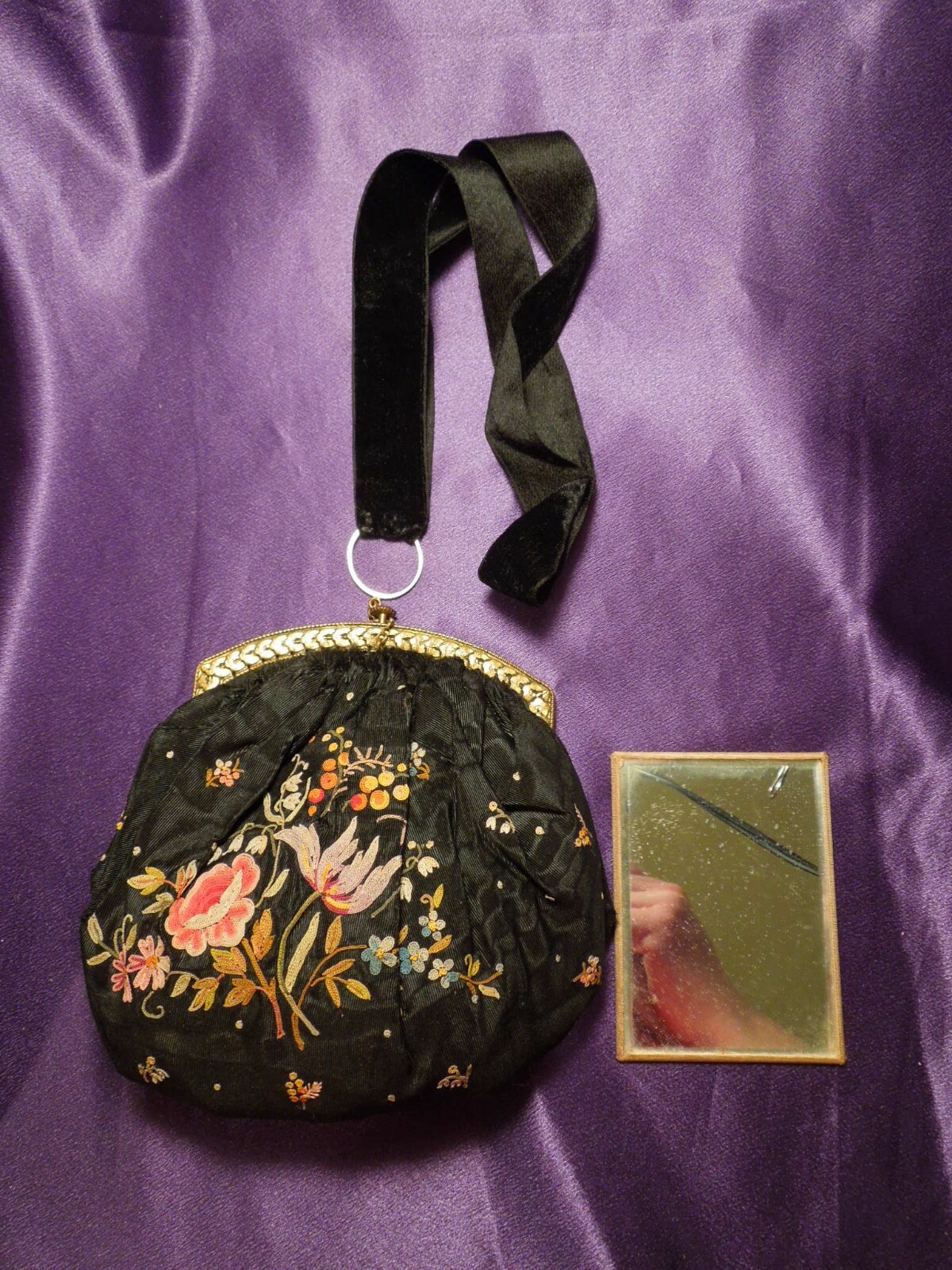 Vintage Hand Sewn Flower Detailed Push Button Clutch Wrist Purse W/ Mini Mirror