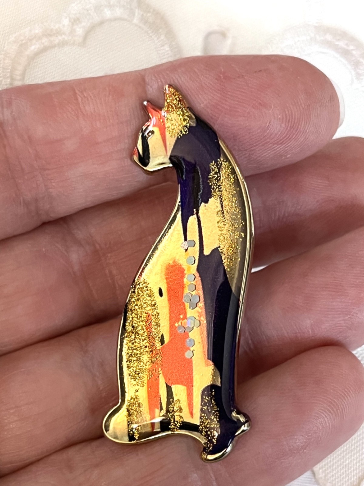 Gorgeous Multicoloured Glazed Enamel SITTIN CAT Brooch – BN