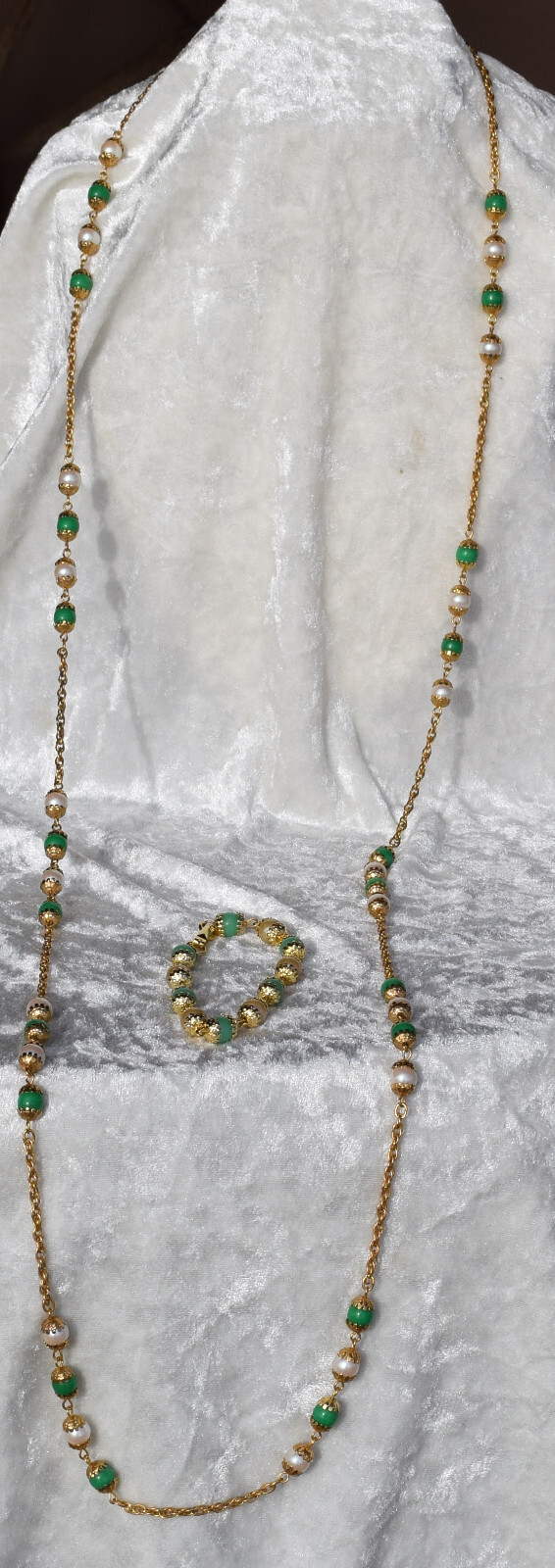 Gold Tone 52 In Necklace and 7″ Bracelet Set Green and White Bead Accents