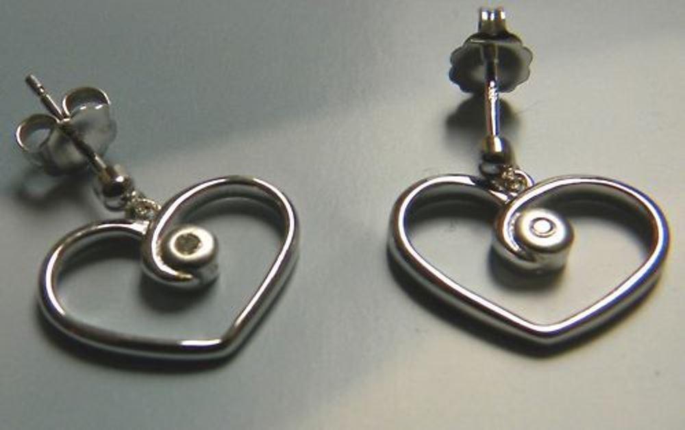 Daring Diamonds sterling silver 92.5 diamond heart earrings usa made