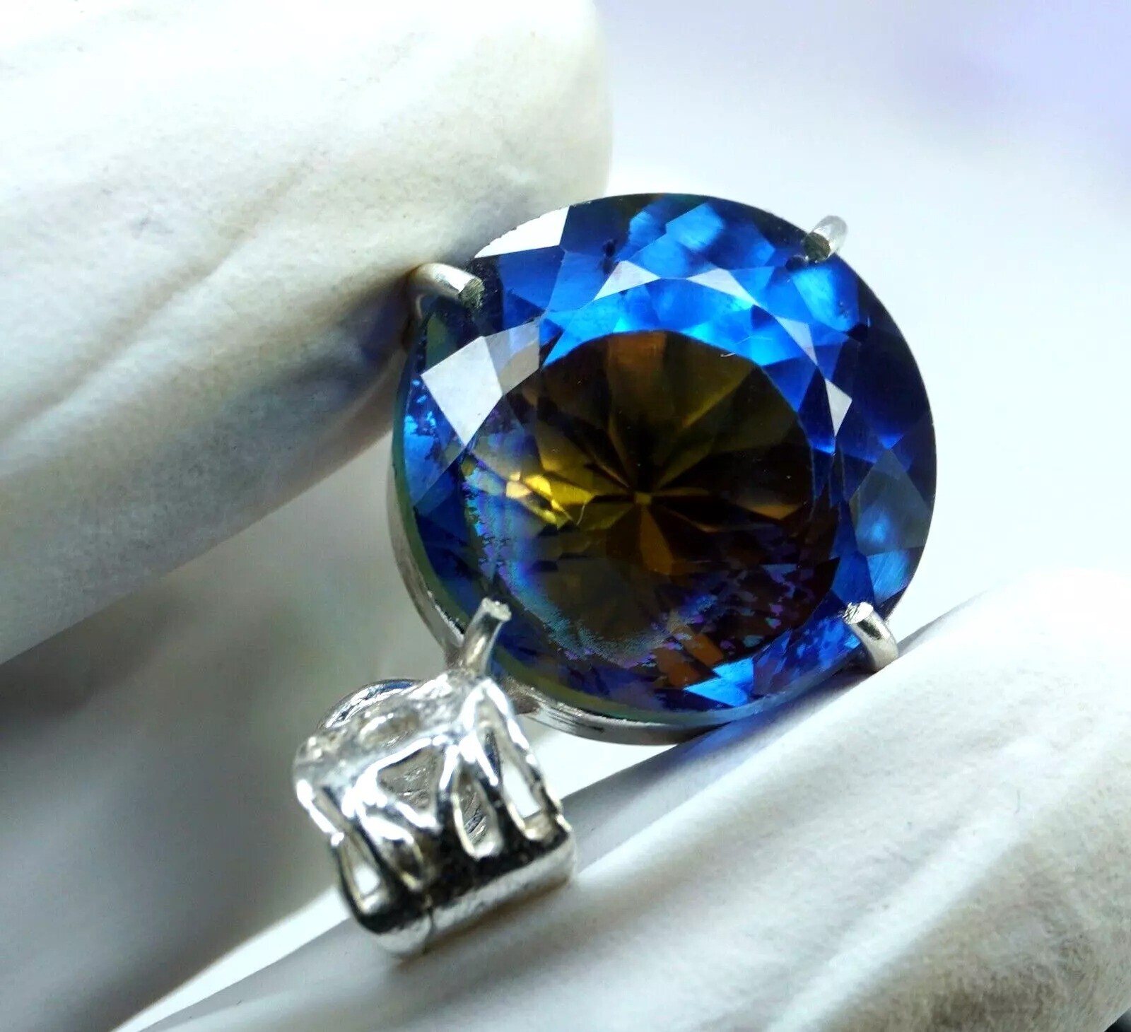 Round Cut Natural 34.6 Ct+ Bi-Color FL Pitambari Sapphire 925 Silver Pendant Gem
