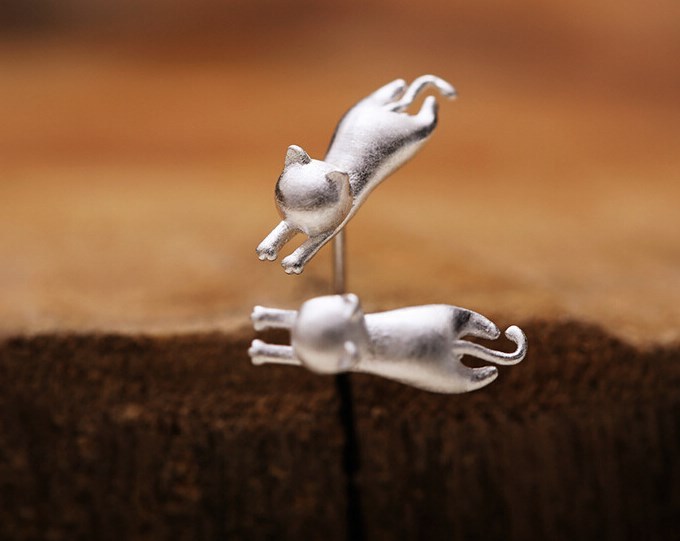 Sterling Silver Plated Playing Cat Kitten Animal Stud Post Earrings Gift S1