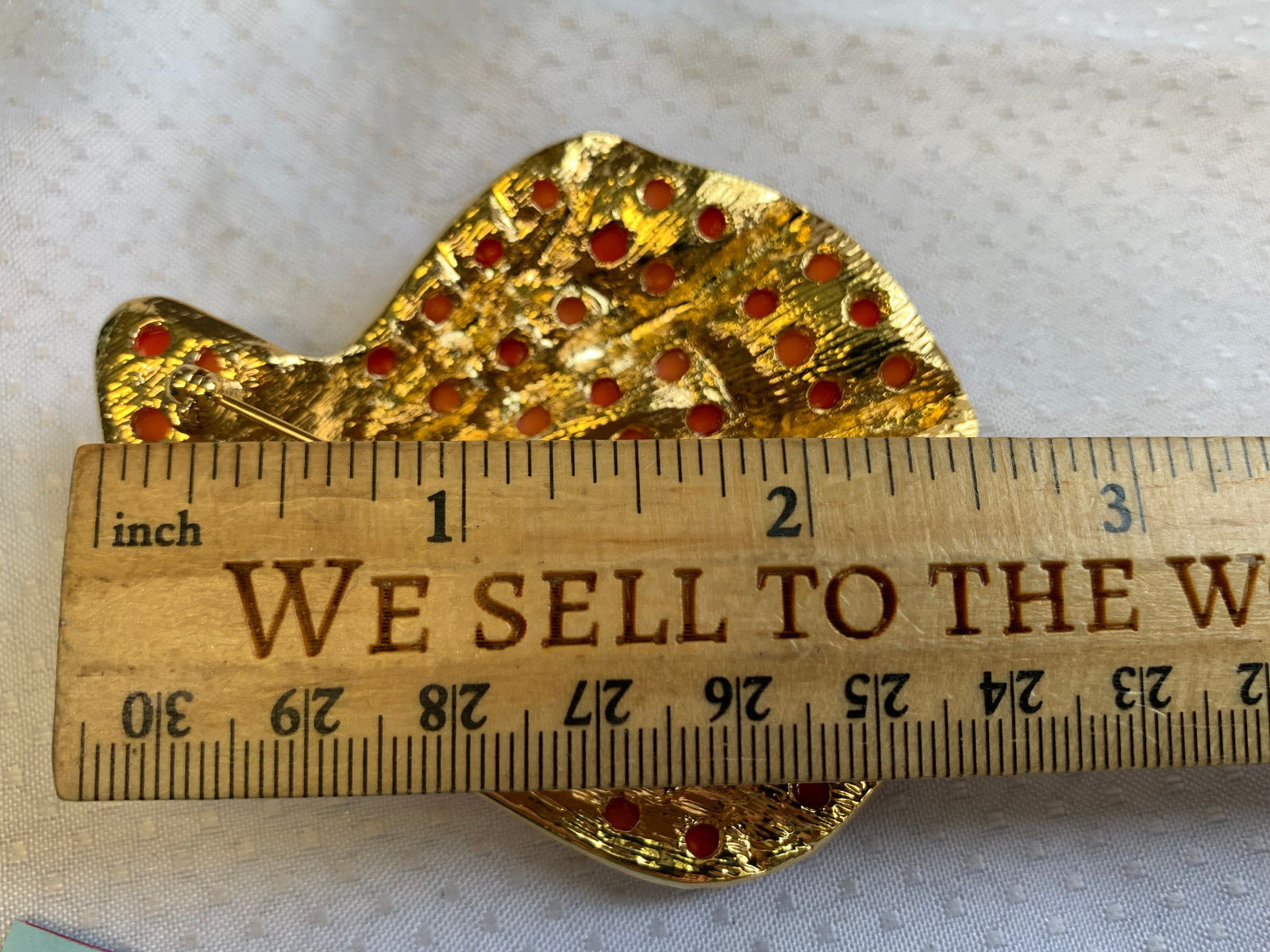 Kenneth Jay Lane Clamshell Brooch Fashion Jewelry Faux Coral Rhinestone Pin
