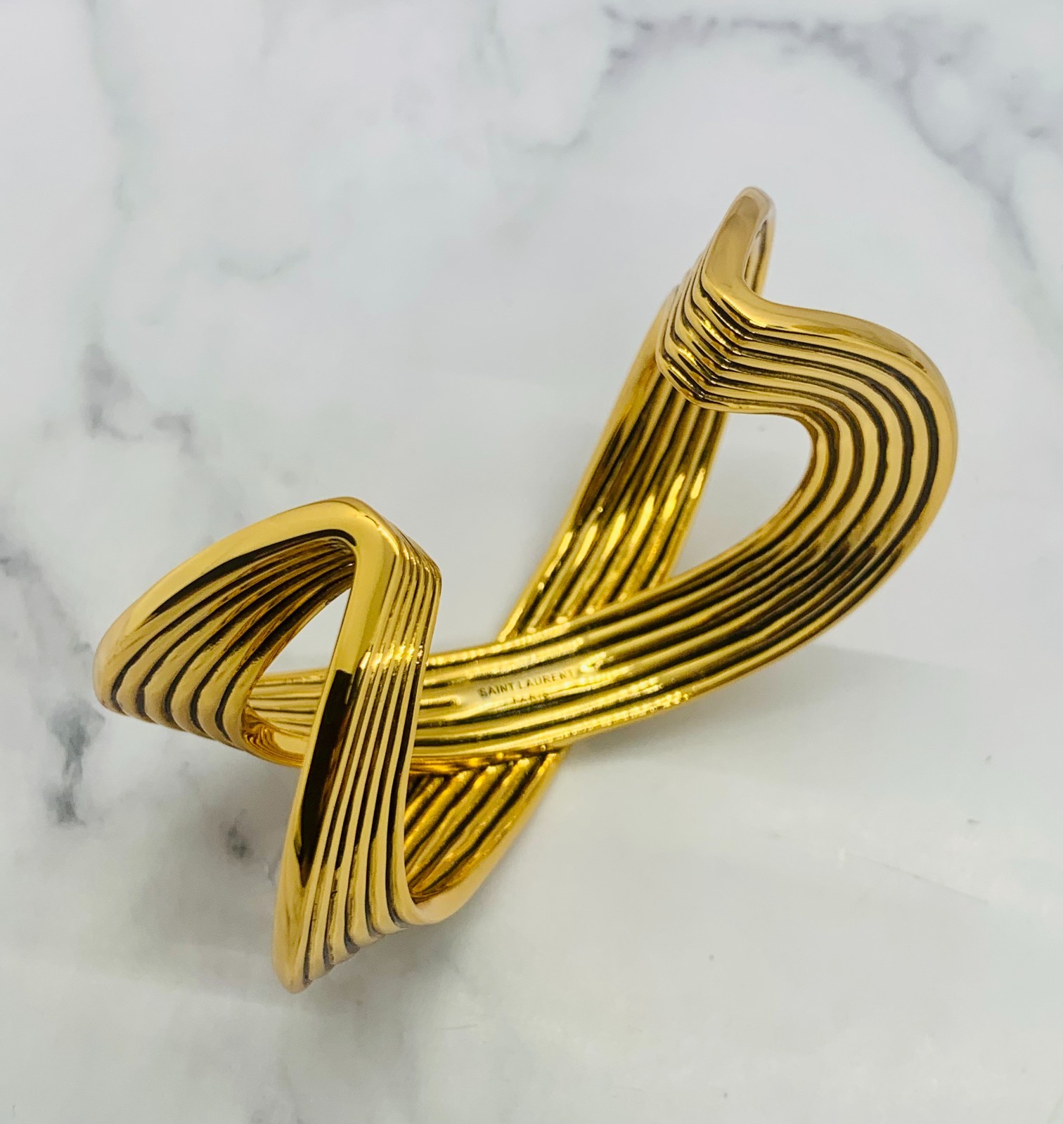 YSL YVES SAINT LAURENT Twisted Infinity Cuff Bracelet – Pre owned / MG6271