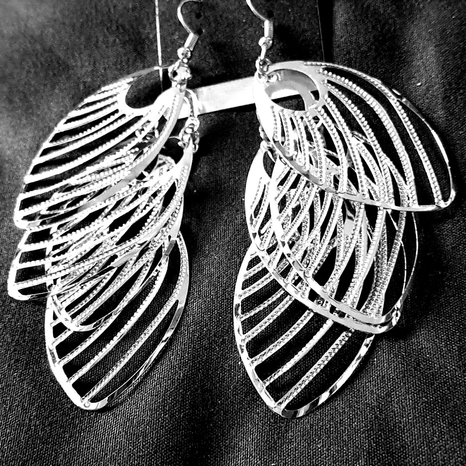 NEW Boutique Silver Layered Filigree Fan Drop Earrings 4″ Statement Chandelier