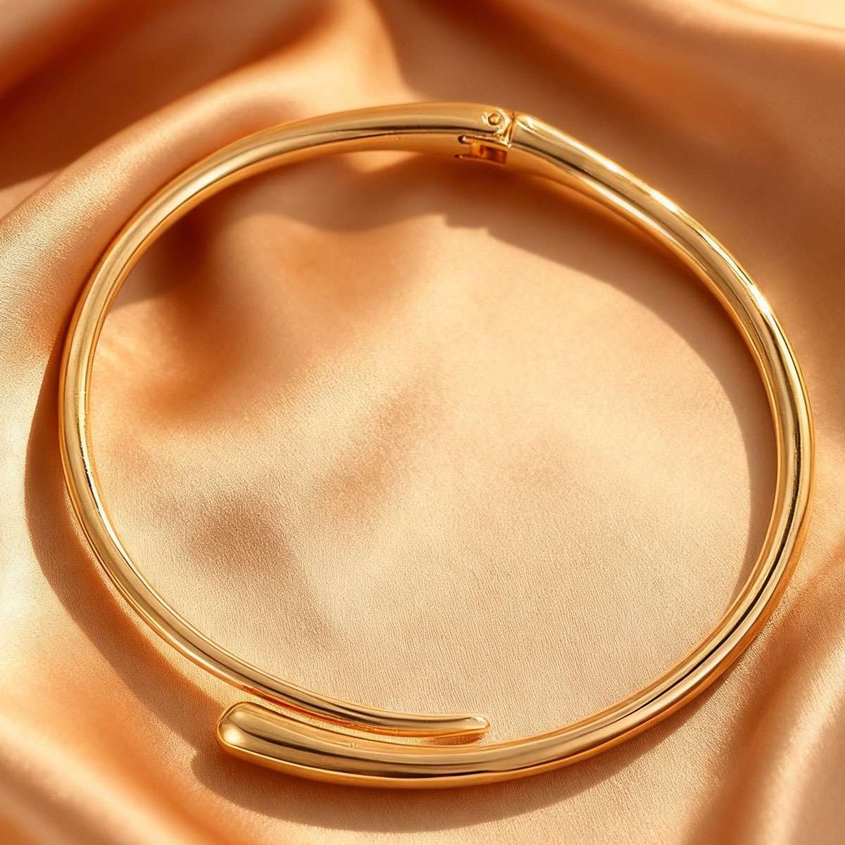 Chunky Gold Plated Metal Collar Necklace | Sculptural Statement Jewelry Ladies