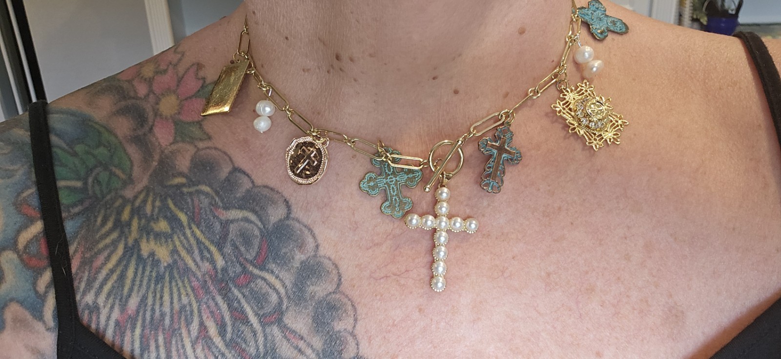 Gold Tone Bar Link Charm Necklace Pearl & Crystal Cross Pendant Toggle