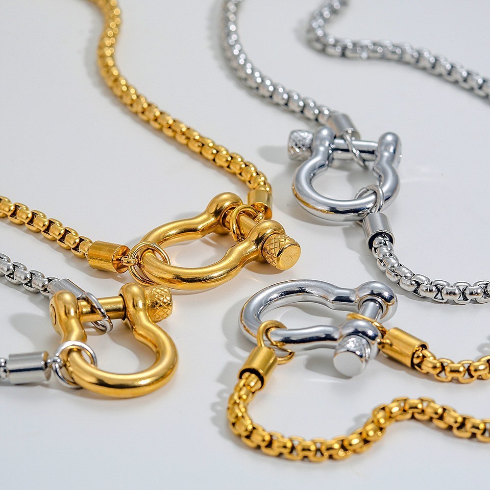 Fashion sports style stainless steel carabiner necklace 18inch 45cm