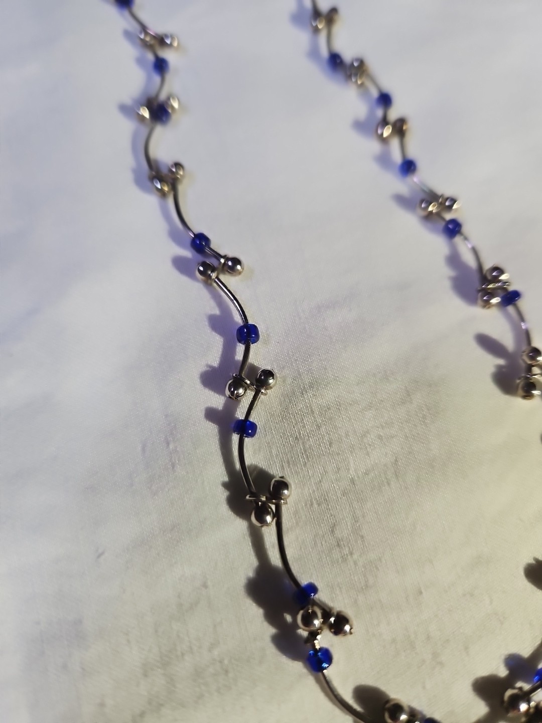Silver Tone Vine Link Bar And Ball Necklace With Blue Beads. Measures 16Inches