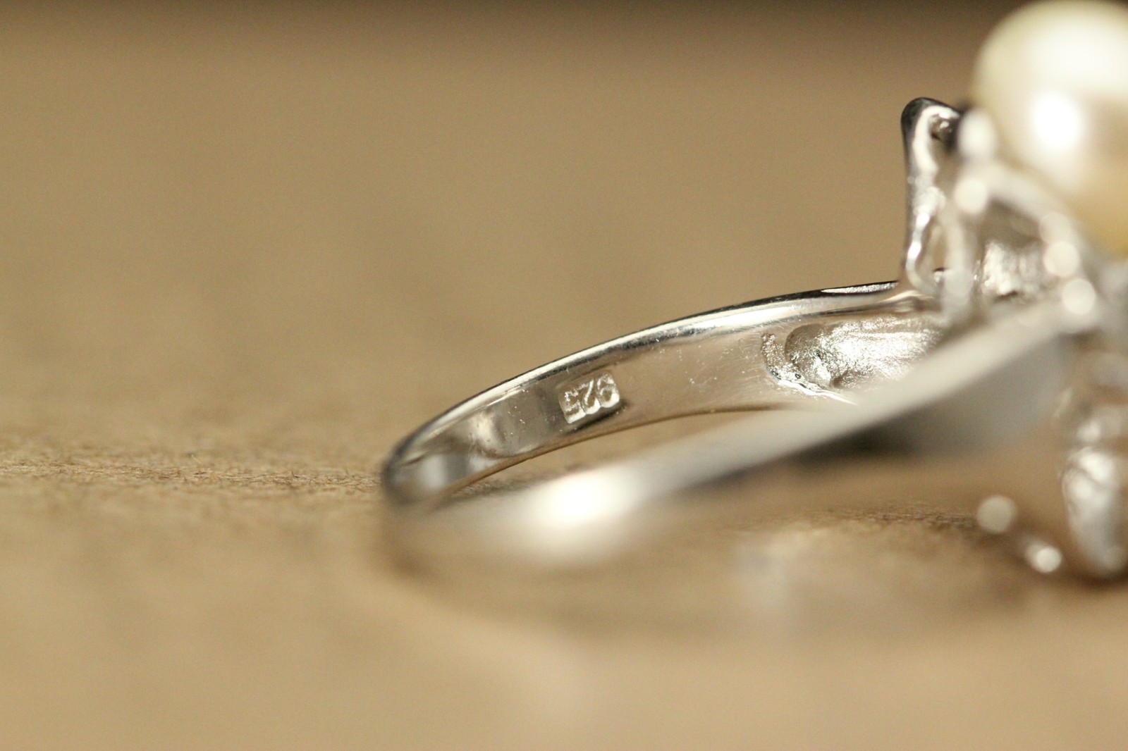 Pearl & CZ Swan Design Sterling Silver 925 Ring Size 7, 4.4 grams (RIN9552)